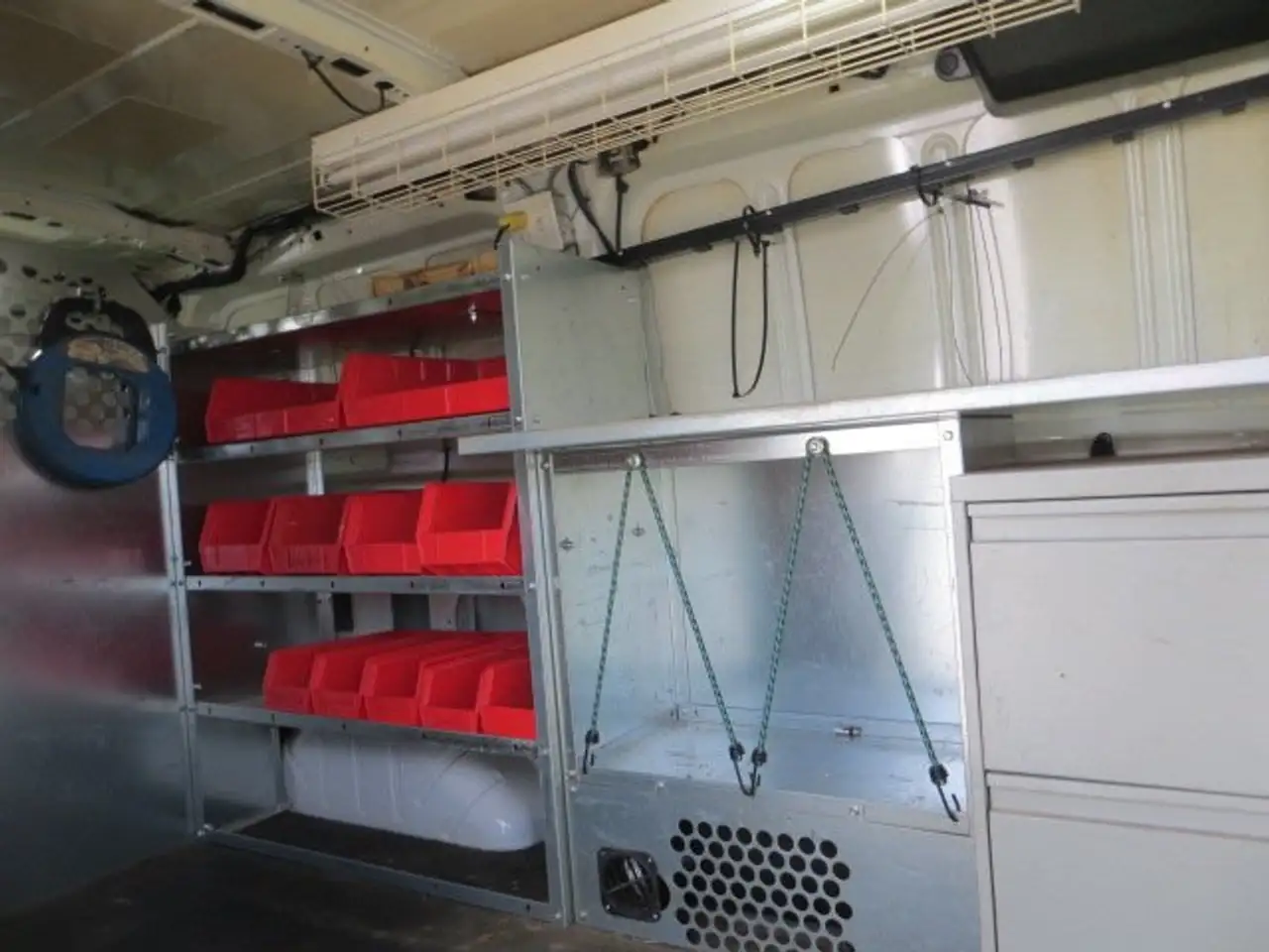 Ford Transit Cargo Van снимка Ford Transit Cargo Van