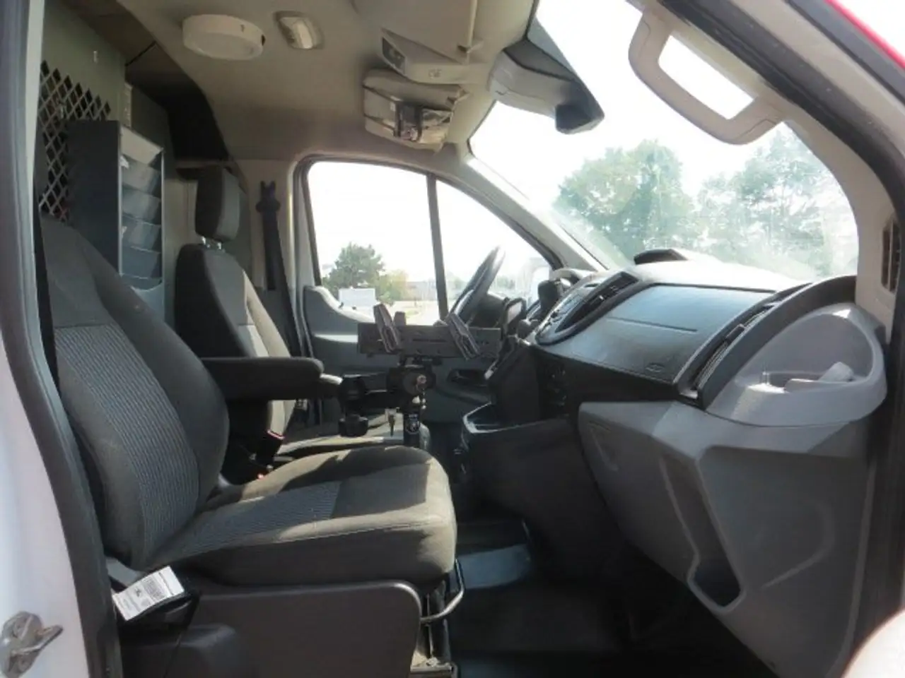 Ford Transit Cargo Van снимка Ford Transit Cargo Van