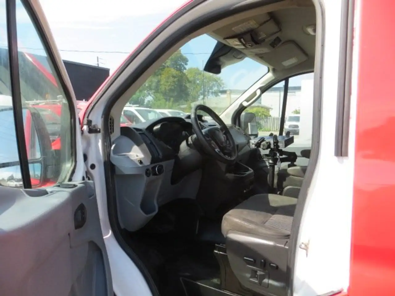 Ford Transit Cargo Van снимка Ford Transit Cargo Van