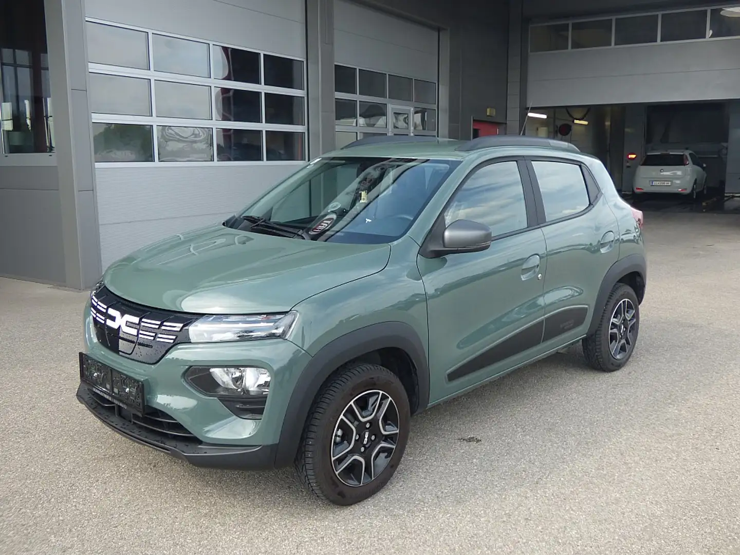 Dacia Spring 26,8kWh Expression Grün - 1