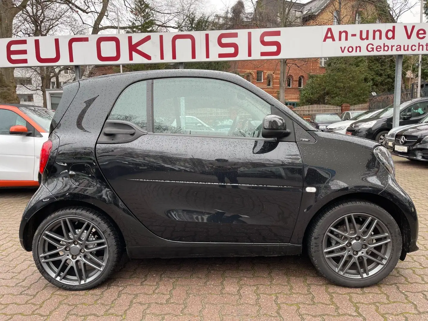 smart forTwo fortwo 66kW DCT BRABUS*LEDER*NAVI*SHZ*JBL*KAM* Zwart - 1