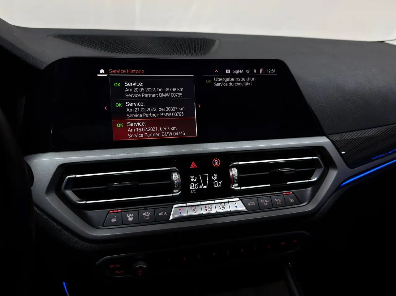 BMW 330E PACK ADVANTAGE - 184ch - 111 000KMS - CAMÉRA D'AIDE AU STATIONNEMENT - HAYON ARRIÈRE ÉLECTRIQUE - VOLANT EN CUIR