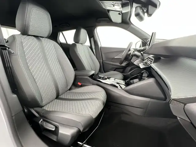 Peugeot 2008 view 9