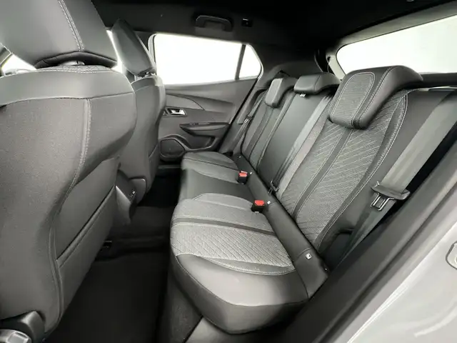 Peugeot 2008 view 8