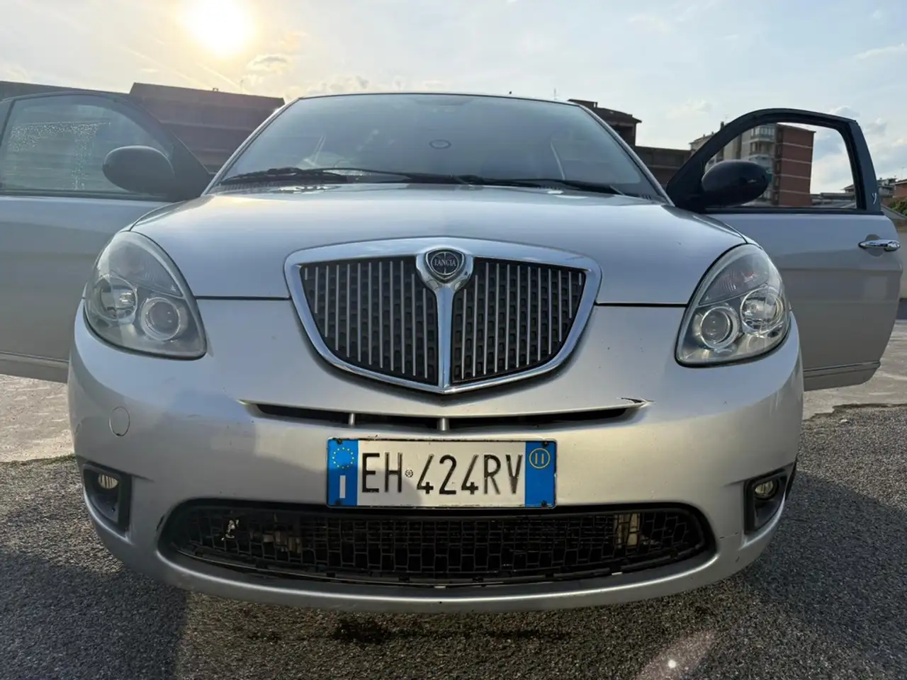Lancia Ypsilon Ypsilon II 2007 1.2 8v Argento 69cv — photo 1 of 15
