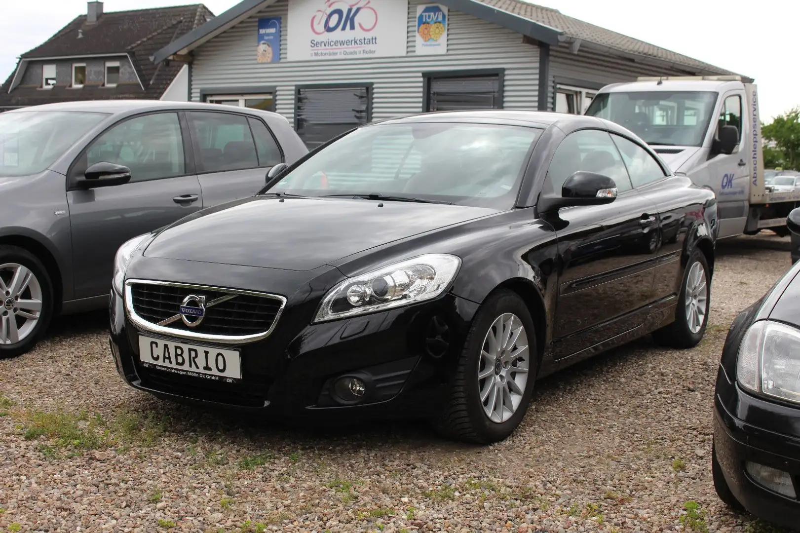 Volvo C70 Cabriolet D3 Kinetic*S.Heft*Klima*SHZ*Xenon Schwarz - 2