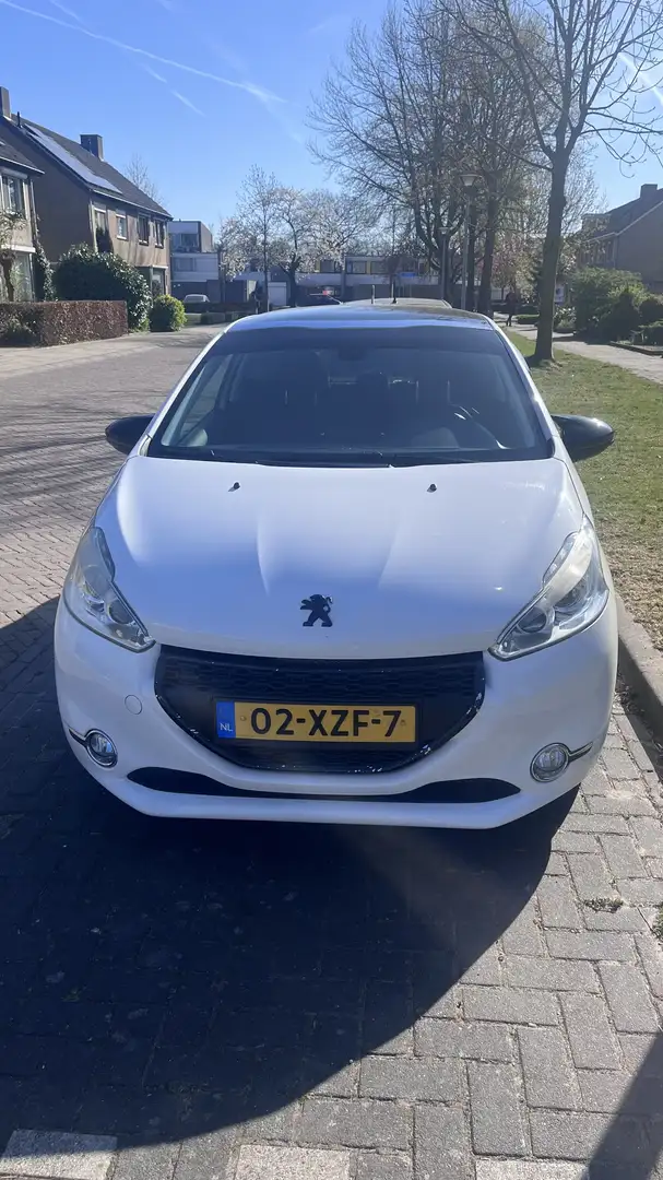 Peugeot 208 1.6 THP Allure White - 1
