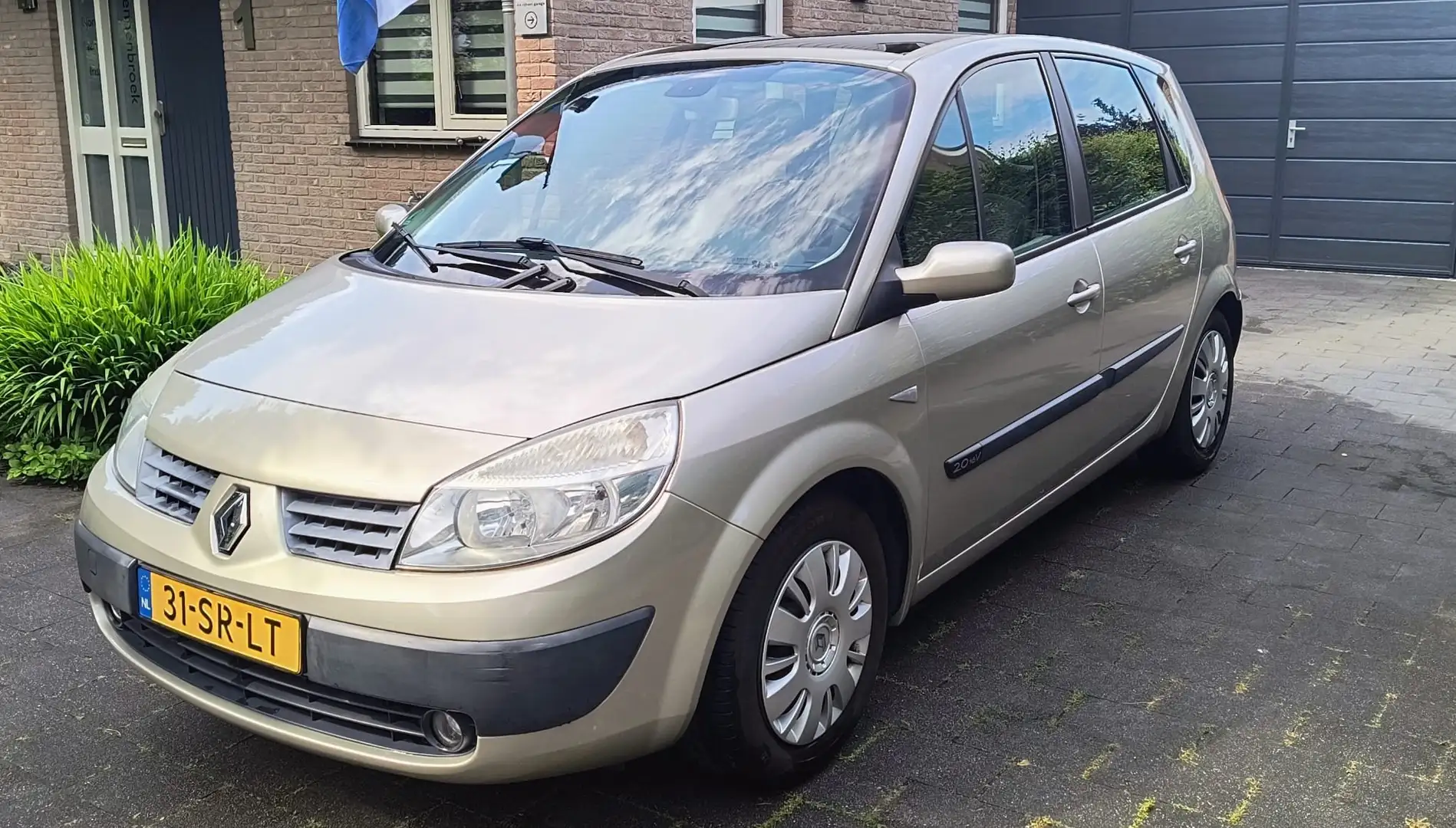 Renault Scenic Scenic 2.0-16V Dynam.Comf. Gold - 1