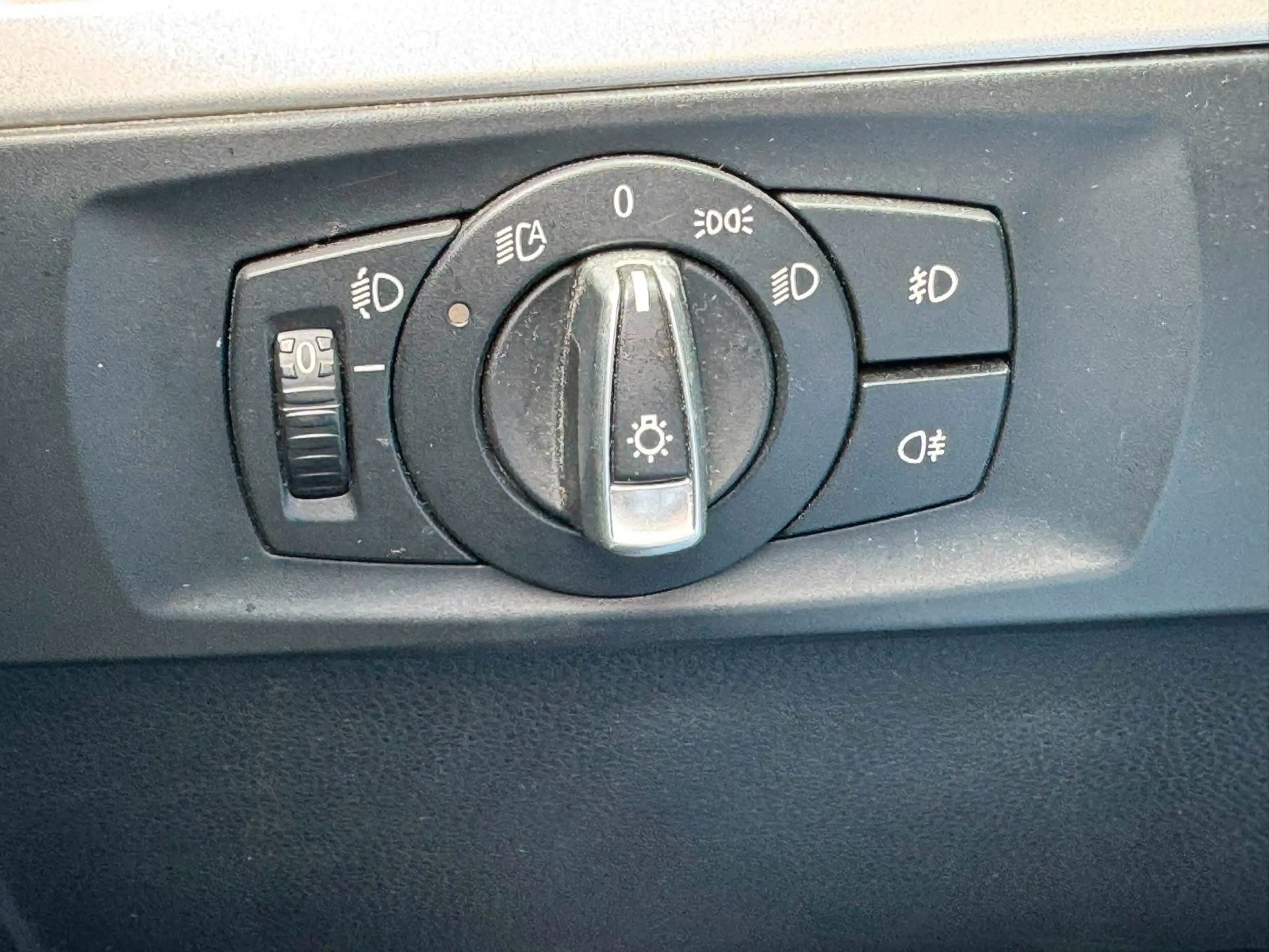 BMW 325 325d ConnectedDrive PDC. M-Lenkrad. Klima — photo 13