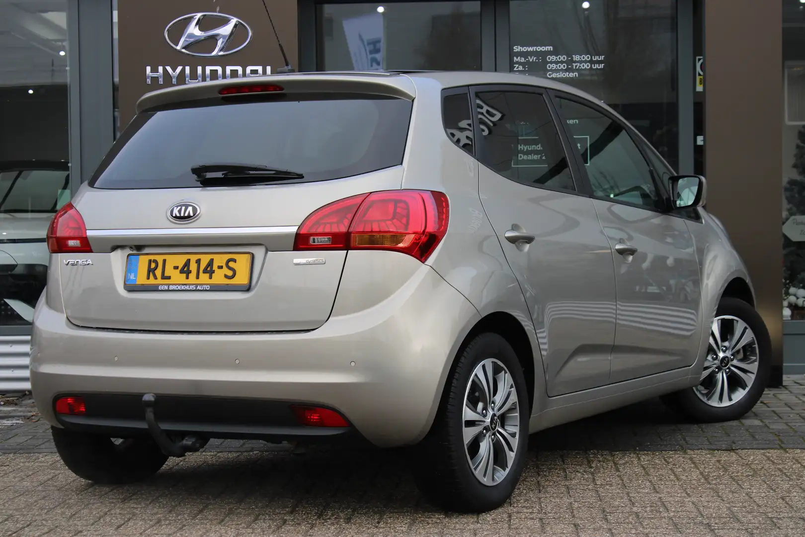 Kia Venga 1.4 CVVT Summer Edition | Trekhaak | Panoramadak | Gris - 2