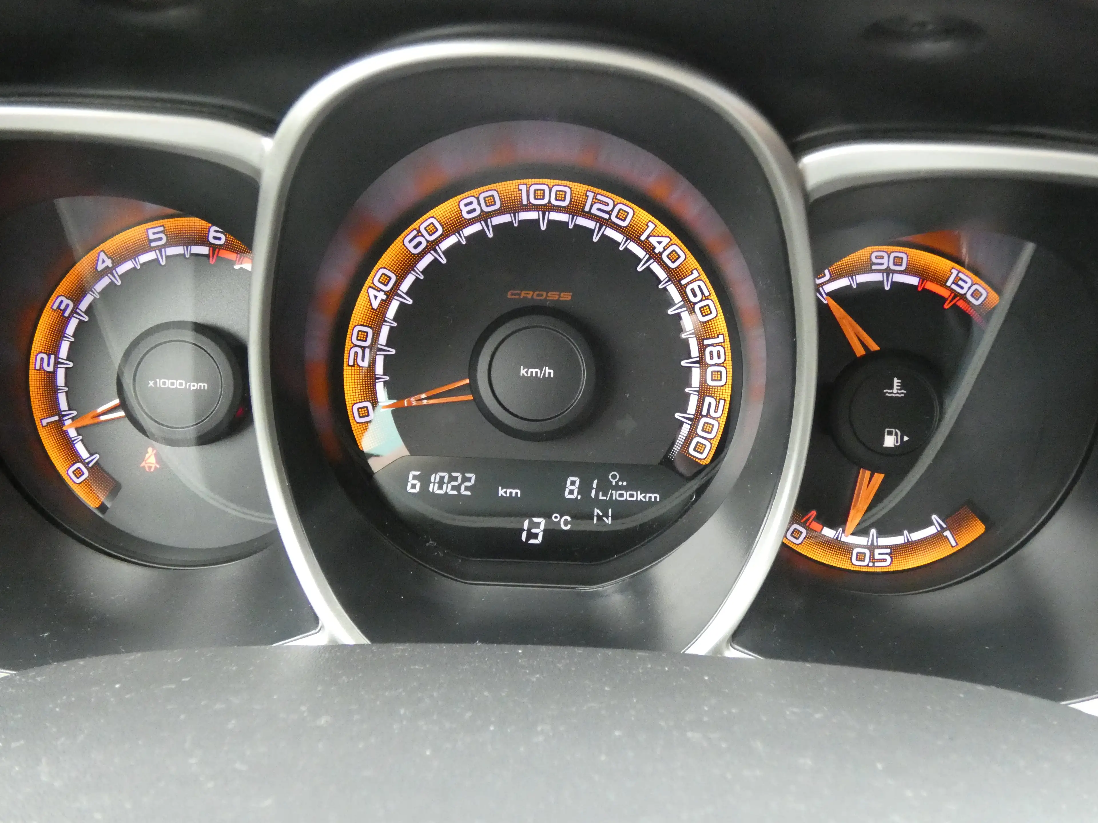 Lada Vesta Kombi Cross Luxus Automatik Alu WR Navi PDC Kamera — photo 11