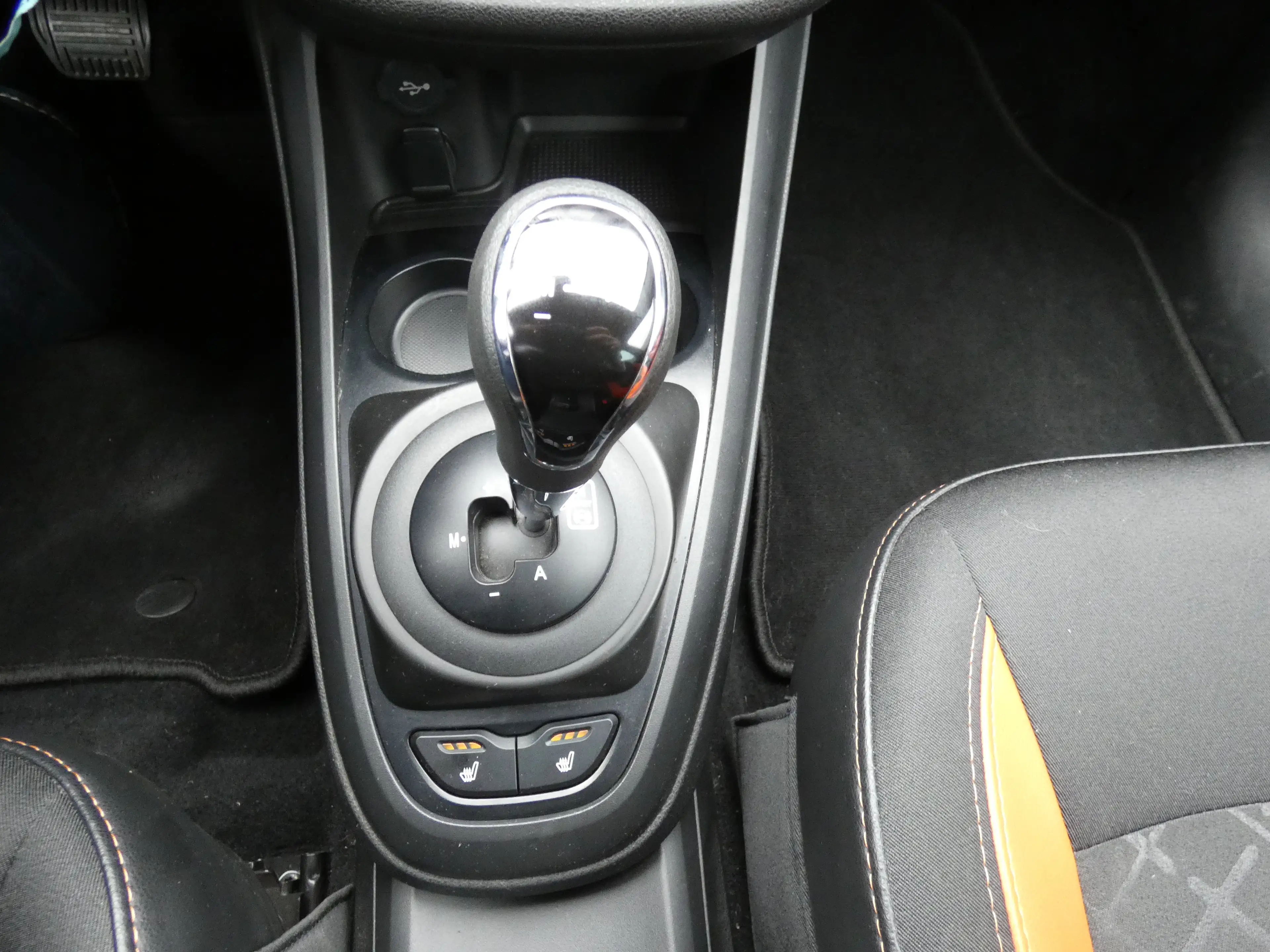 Lada Vesta Kombi Cross Luxus Automatik Alu WR Navi PDC Kamera — photo 13