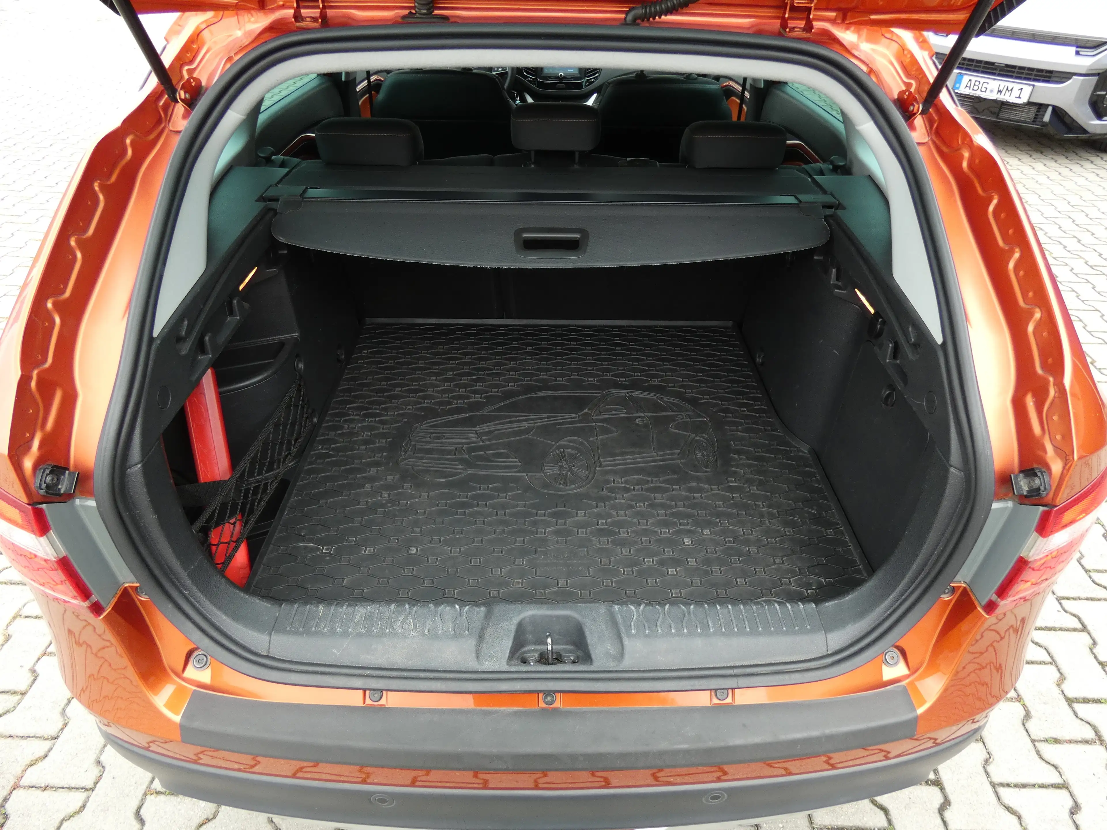 Lada Vesta Kombi Cross Luxus Automatik Alu WR Navi PDC Kamera — photo 6