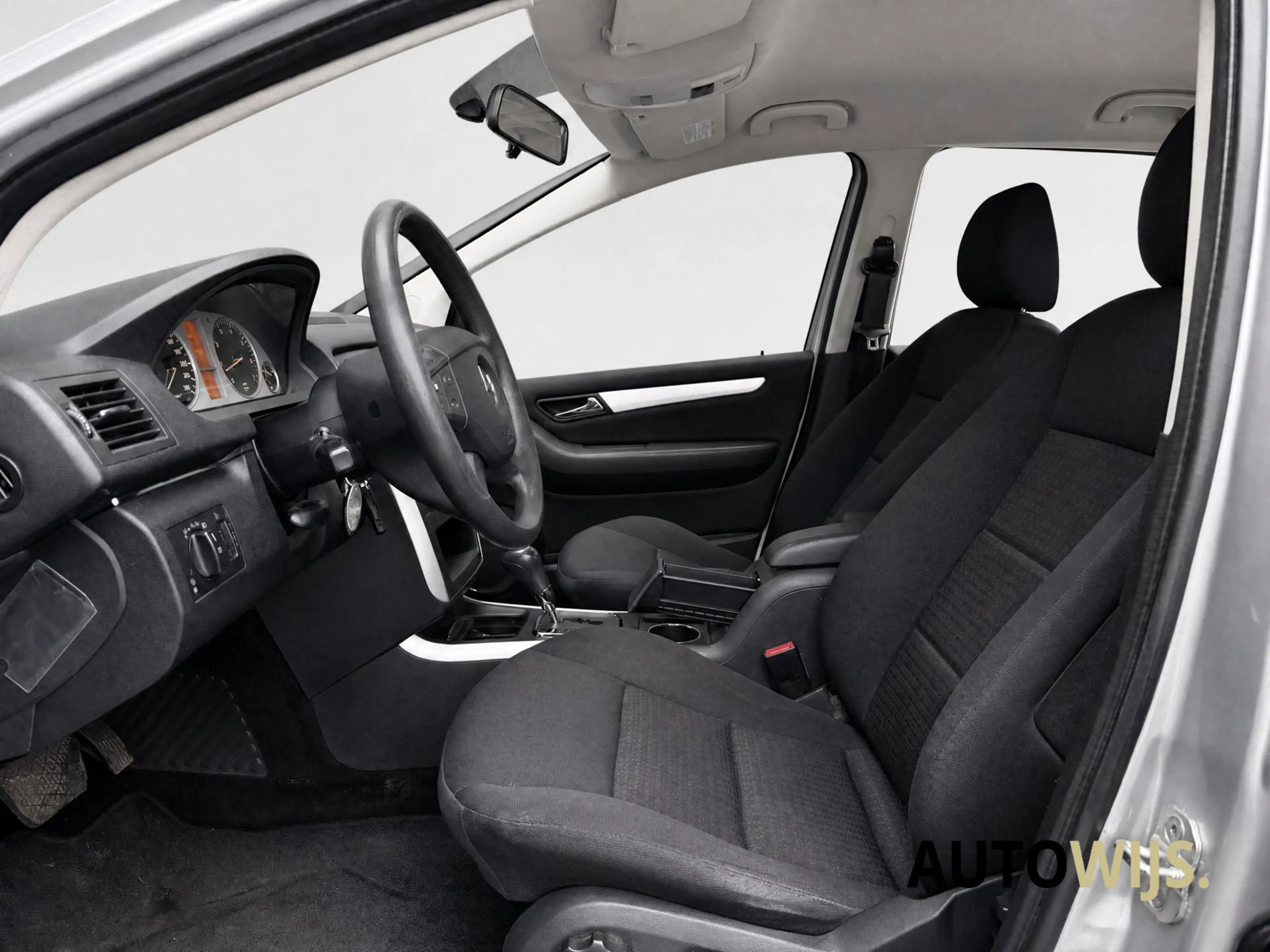 Mercedes-Benz B 200 200|AUT|NL AUTO|XENON|TREKHAAK|AIRCO — photo 3
