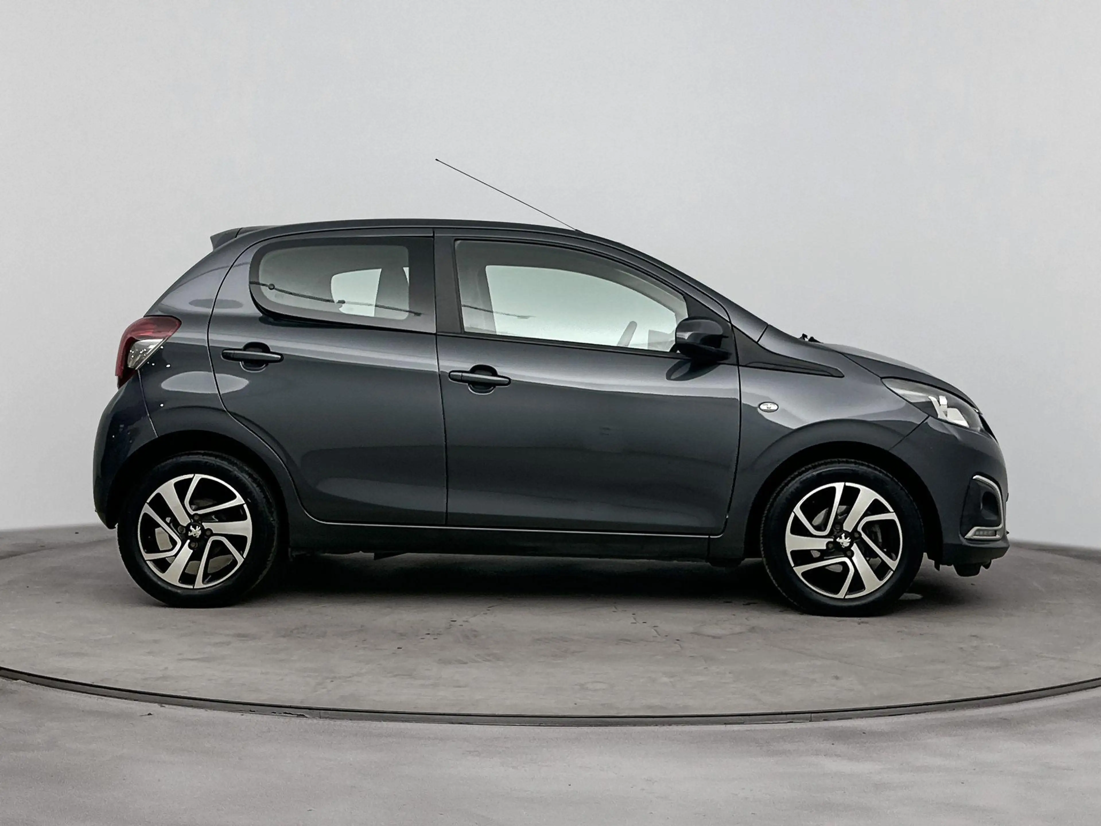 Peugeot 108 68pk Automaat Allure | Camera | CarPlay | Cruise C — photo 12