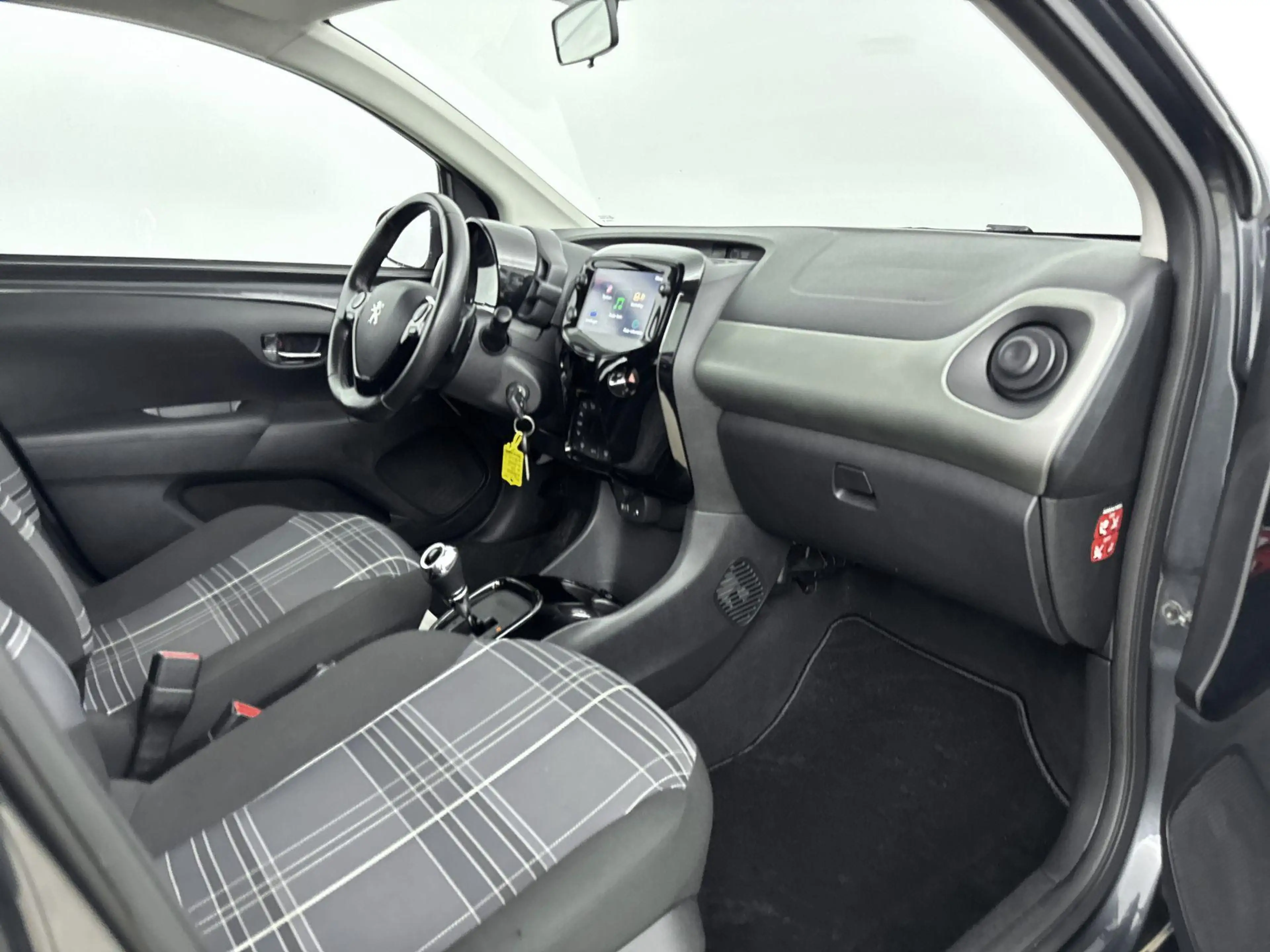 Peugeot 108 68pk Automaat Allure | Camera | CarPlay | Cruise C — photo 9