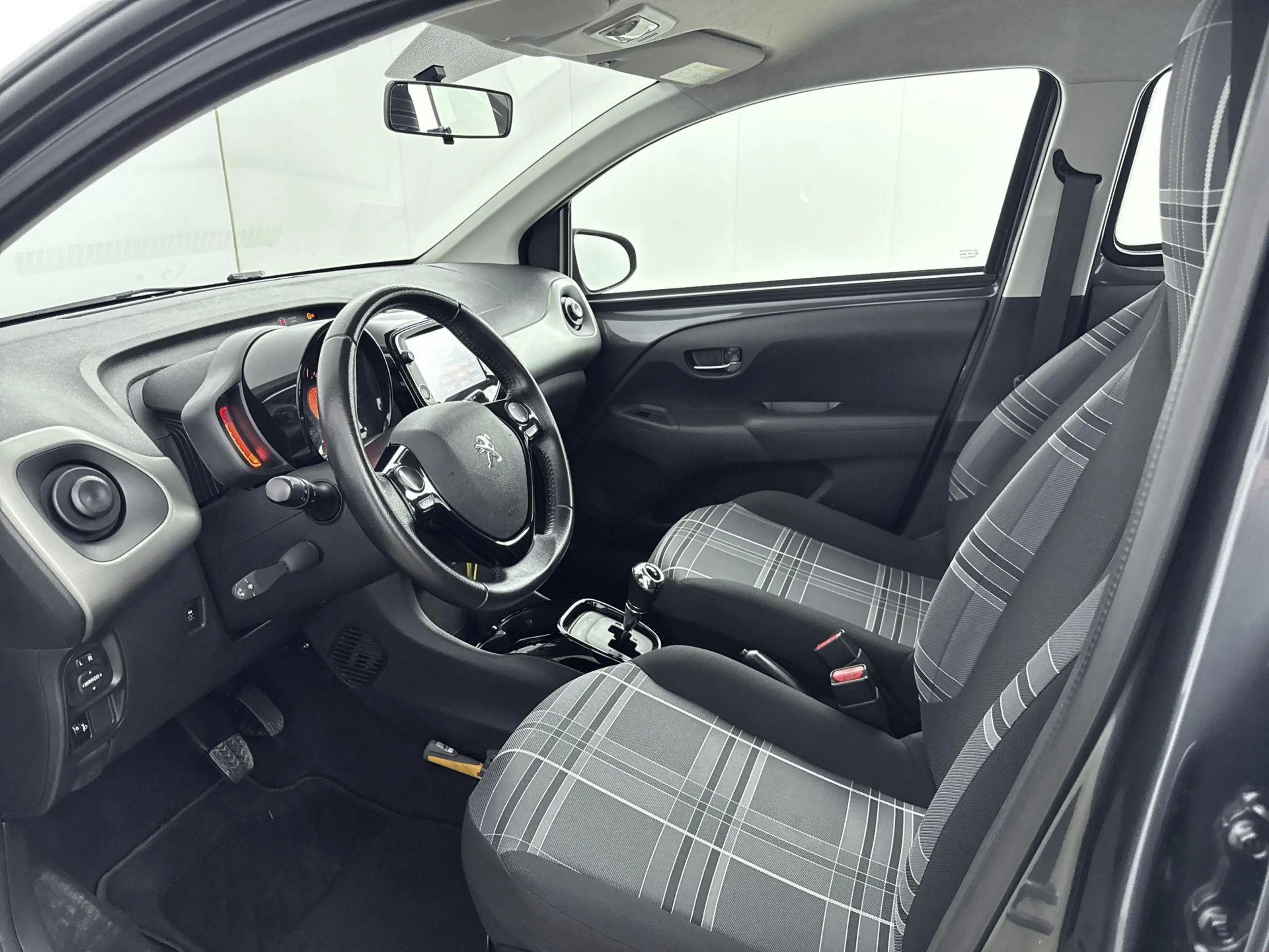 Peugeot 108 68pk Automaat Allure | Camera | CarPlay | Cruise C — photo 5