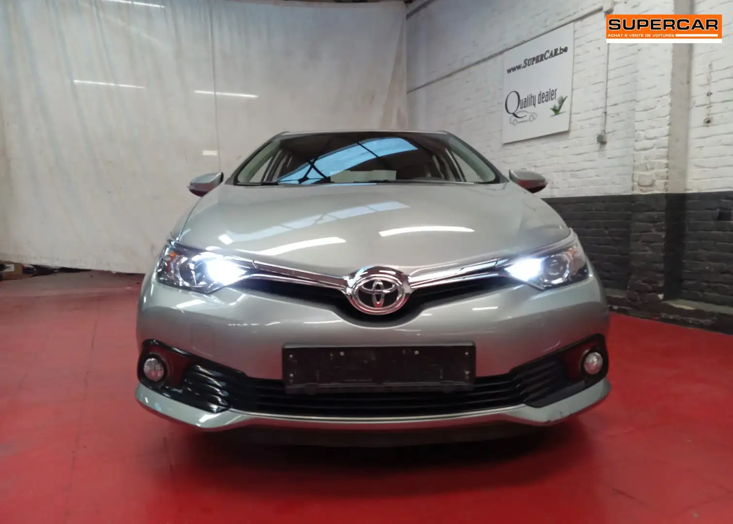 Toyota Auris 1.33i VVT-i *A/C*V/C* Camera* Blth* 252 € x 60 Grijs - 2