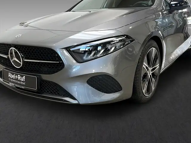 Mercedes-Benz A view 3