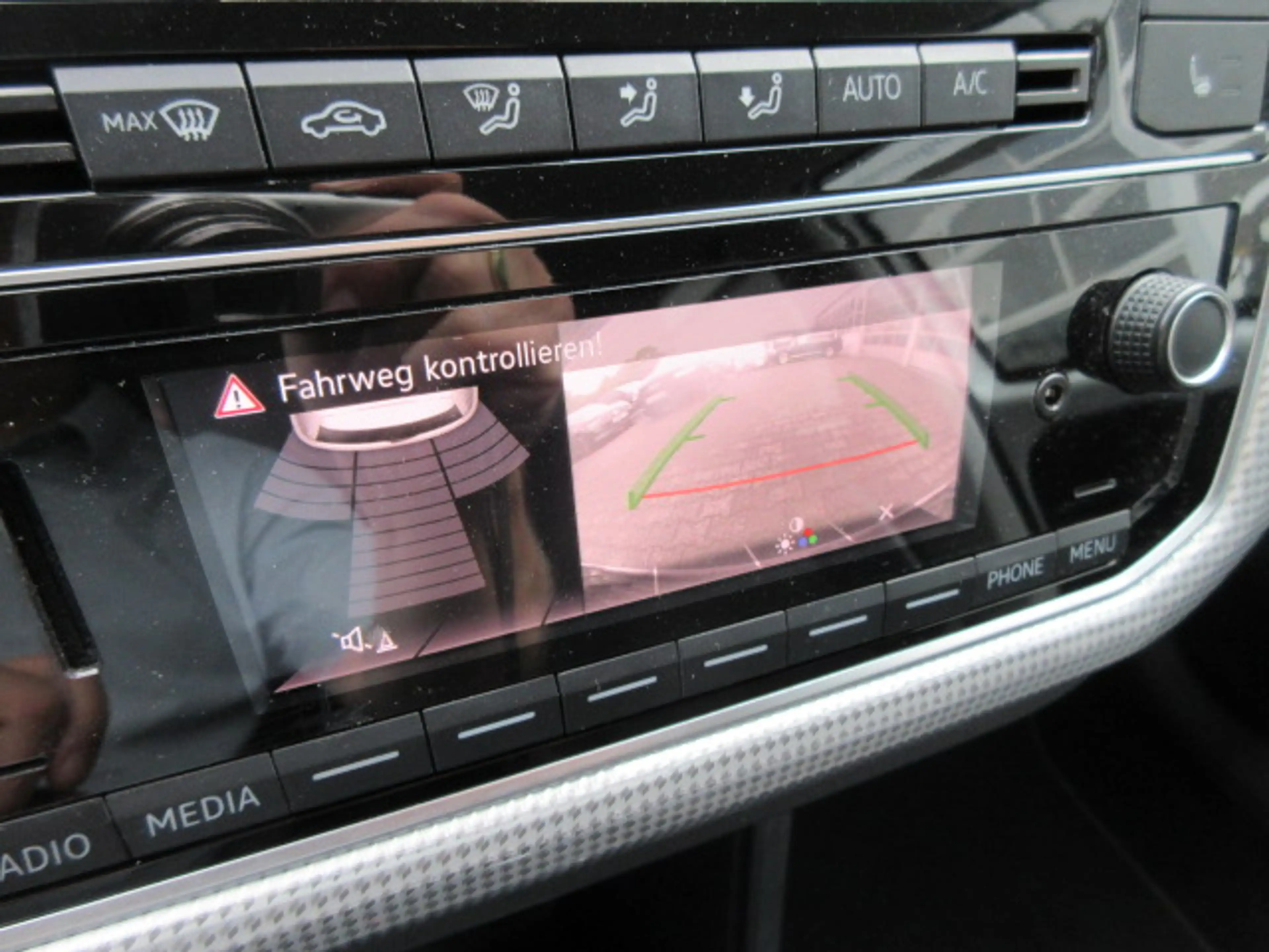 Volkswagen e-up! Edition Automatik NAVIV. KAMERA GRA ALU APS SITZHEIZUNG CLIMATRONIC — photo 10