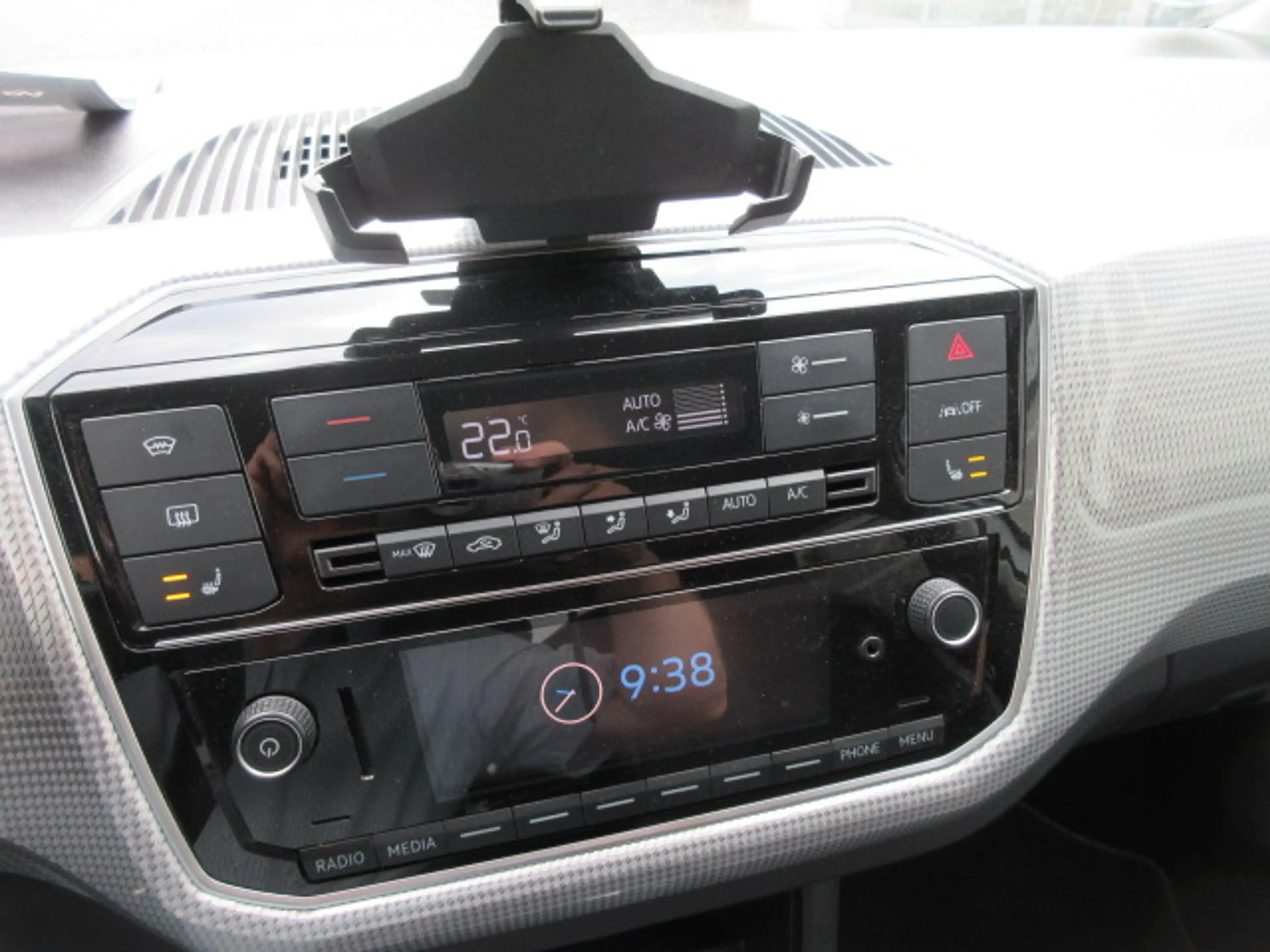 Volkswagen e-up! Edition Automatik NAVIV. KAMERA GRA ALU APS SITZHEIZUNG CLIMATRONIC — photo 9