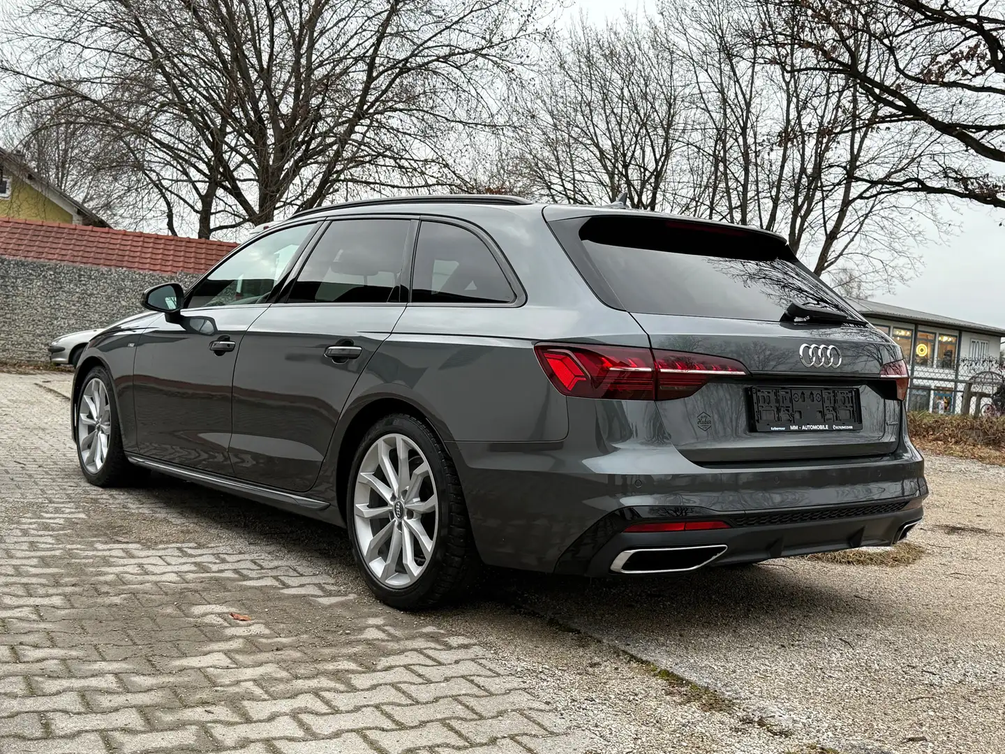 Audi A4 40 TDI quattro S line Grau - 2