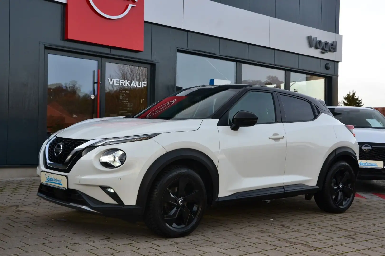 Nissan Juke N-Design / Bose, Winter, AHK, 8x Reifen Weiß - 2