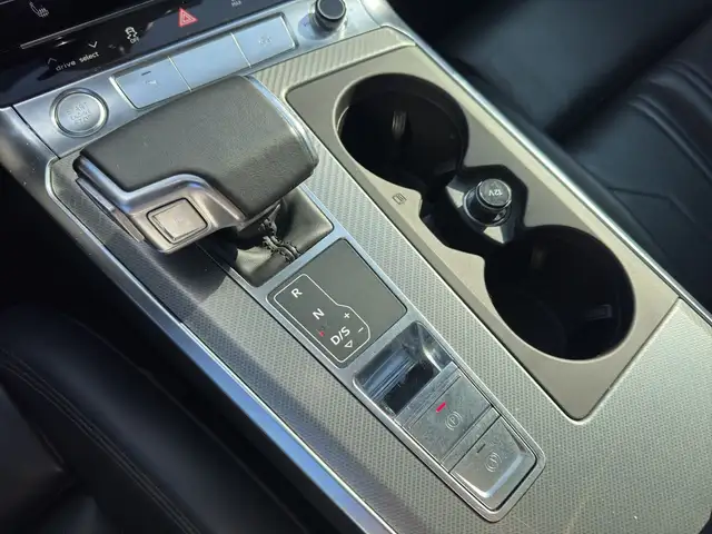 Audi A6 view 11