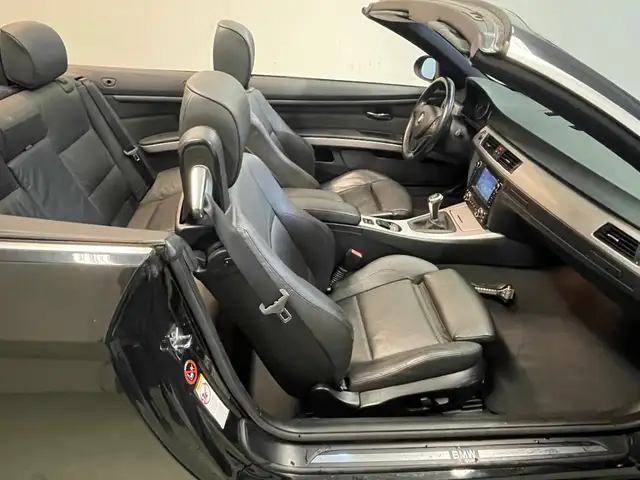 BMW 3 Series view 3