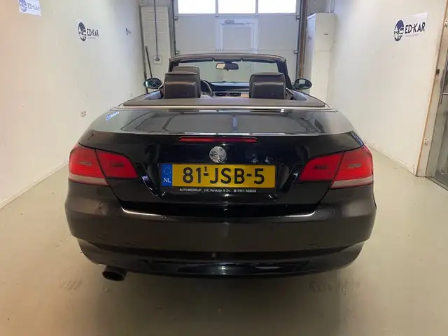 BMW 3 Series view 9