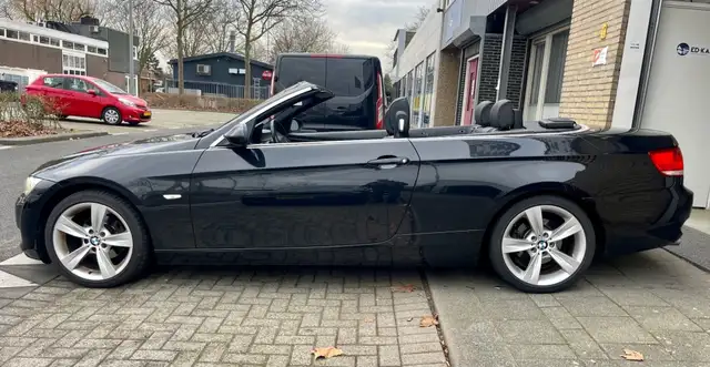 BMW 3 Series view 11