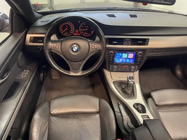 BMW 3 Series view 4
