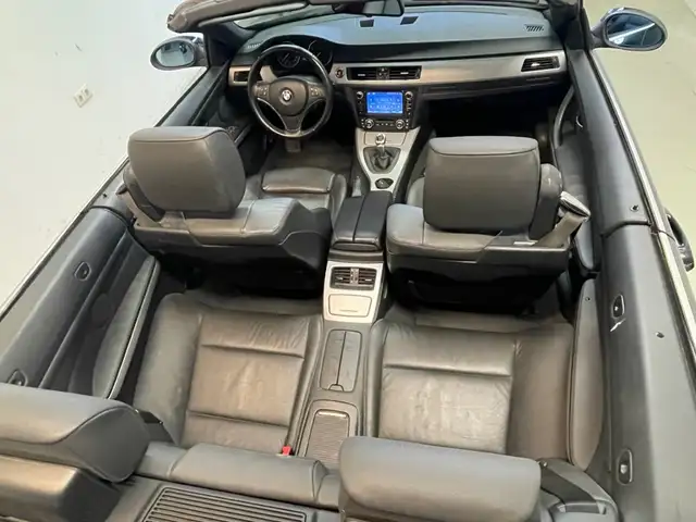 BMW 3 Series view 12