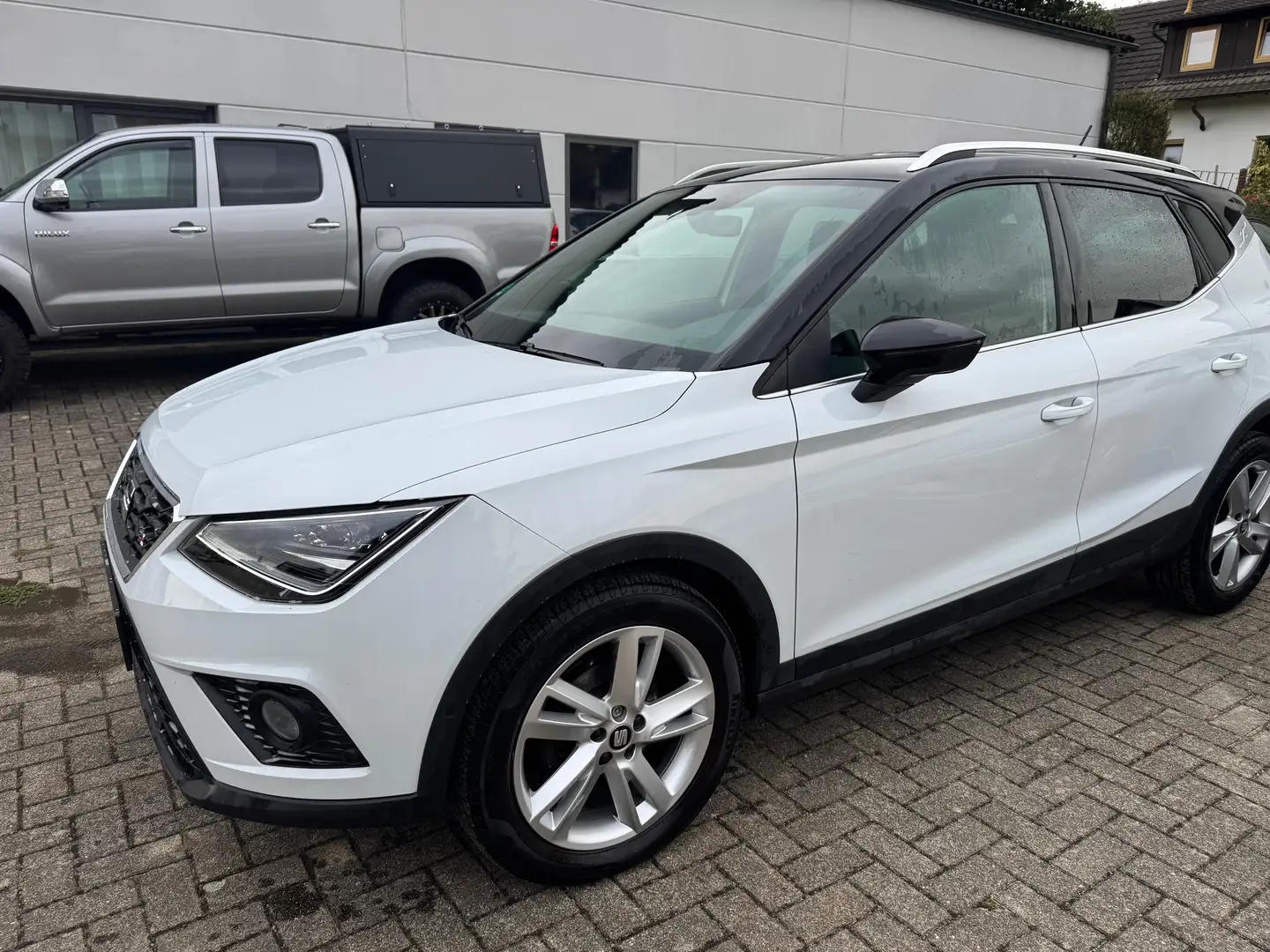 SEAT Arona FR Connectivity Plus Soundsystem LED 1st Hand Weiß - 2
