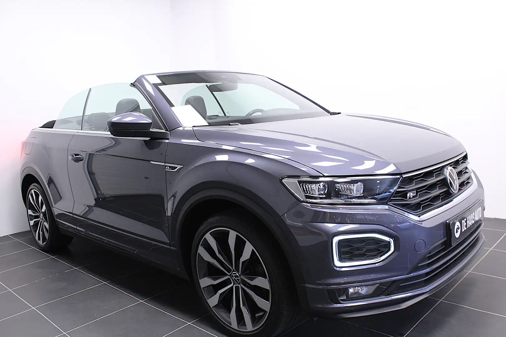 Volkswagen T-Roc Cabrio 1.5 TSI 2x R-Line/19 inch/Led/Stoelverwarmi Grijs - 2