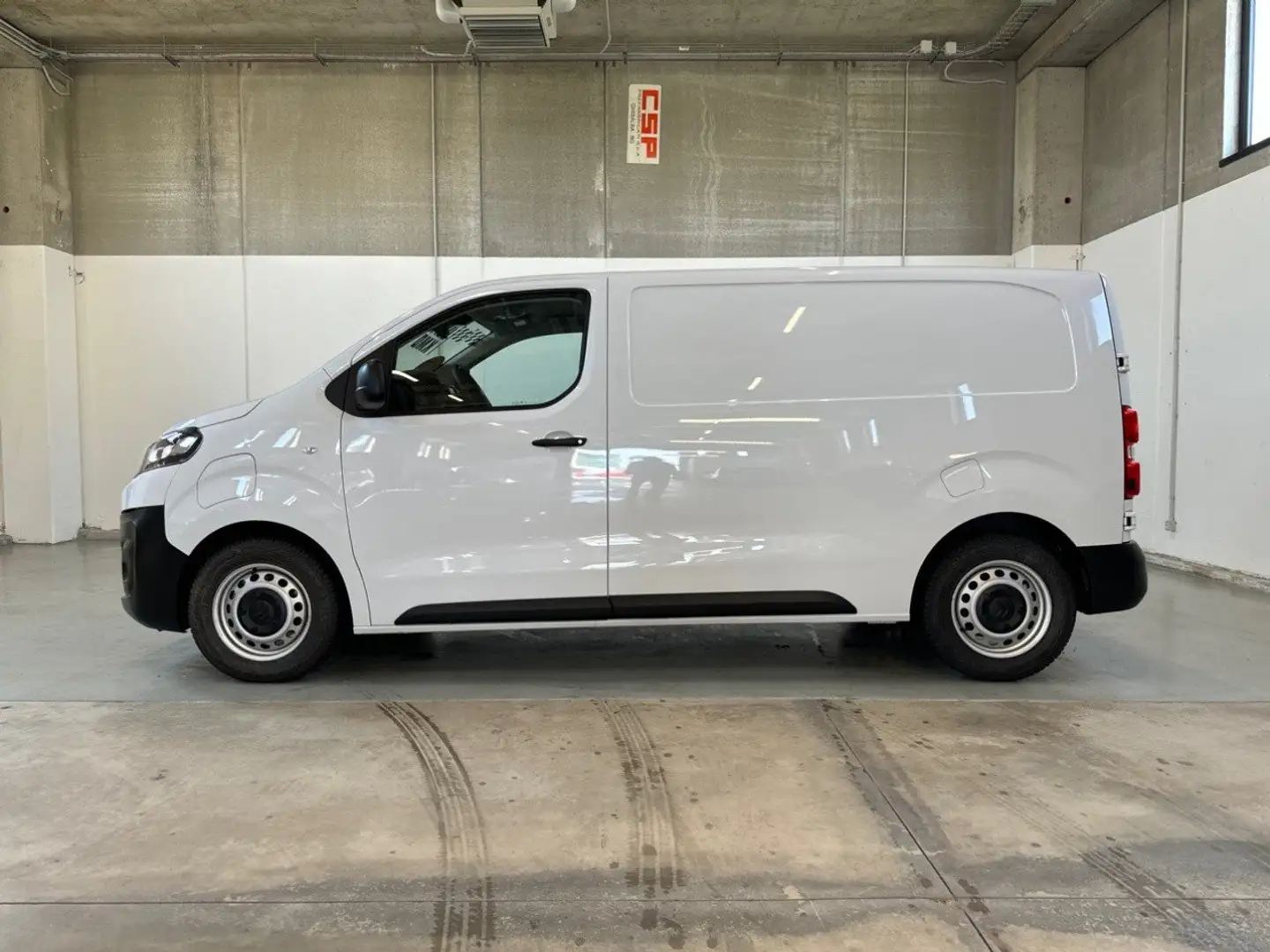 Citroen Jumpy 75kw 330km M Club Bílá - 2