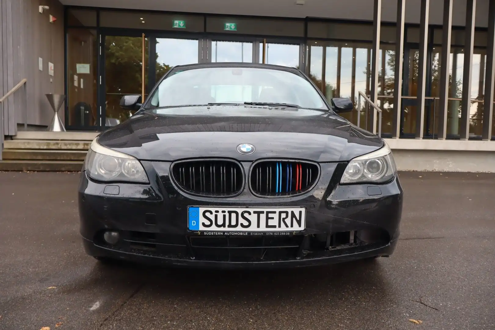 BMW 523 Baureihe 5 Lim. 523i/Navi/Leder/Aut/TÜV27 Schwarz - 2