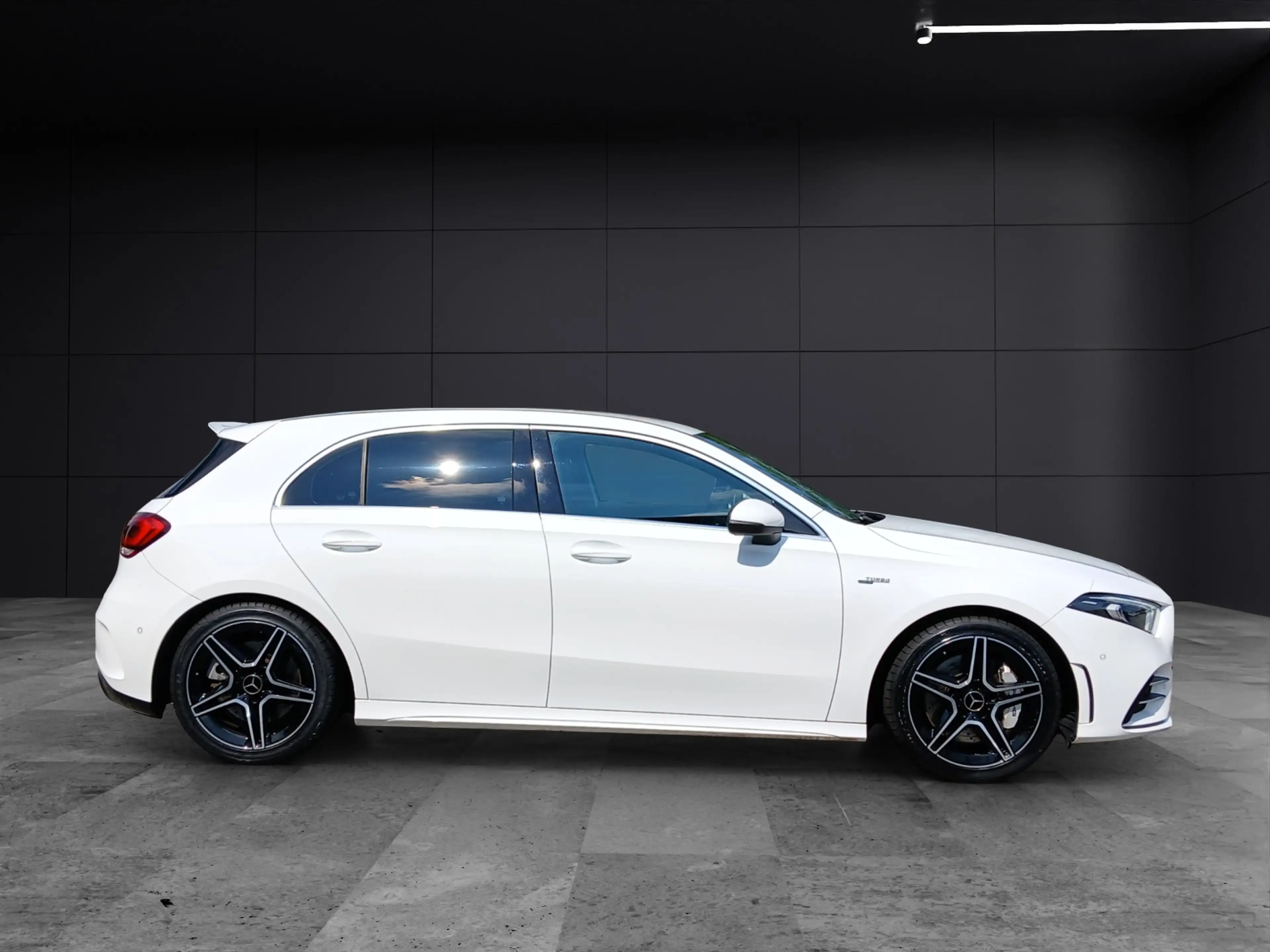 Mercedes-Benz A 35 AMG 4Matic LED AHK Navi MBUX SHZ — photo 6