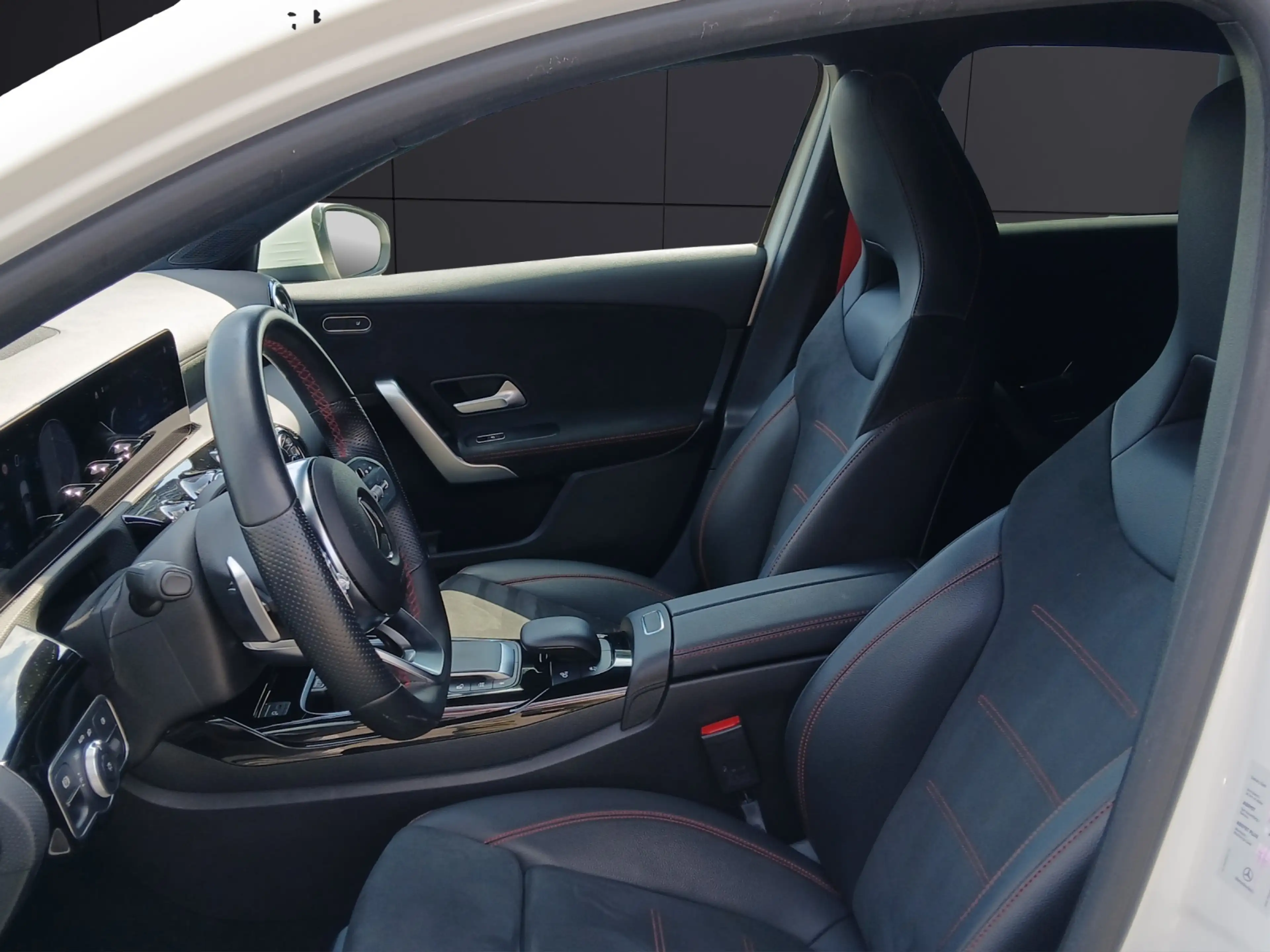 Mercedes-Benz A 35 AMG 4Matic LED AHK Navi MBUX SHZ — photo 10