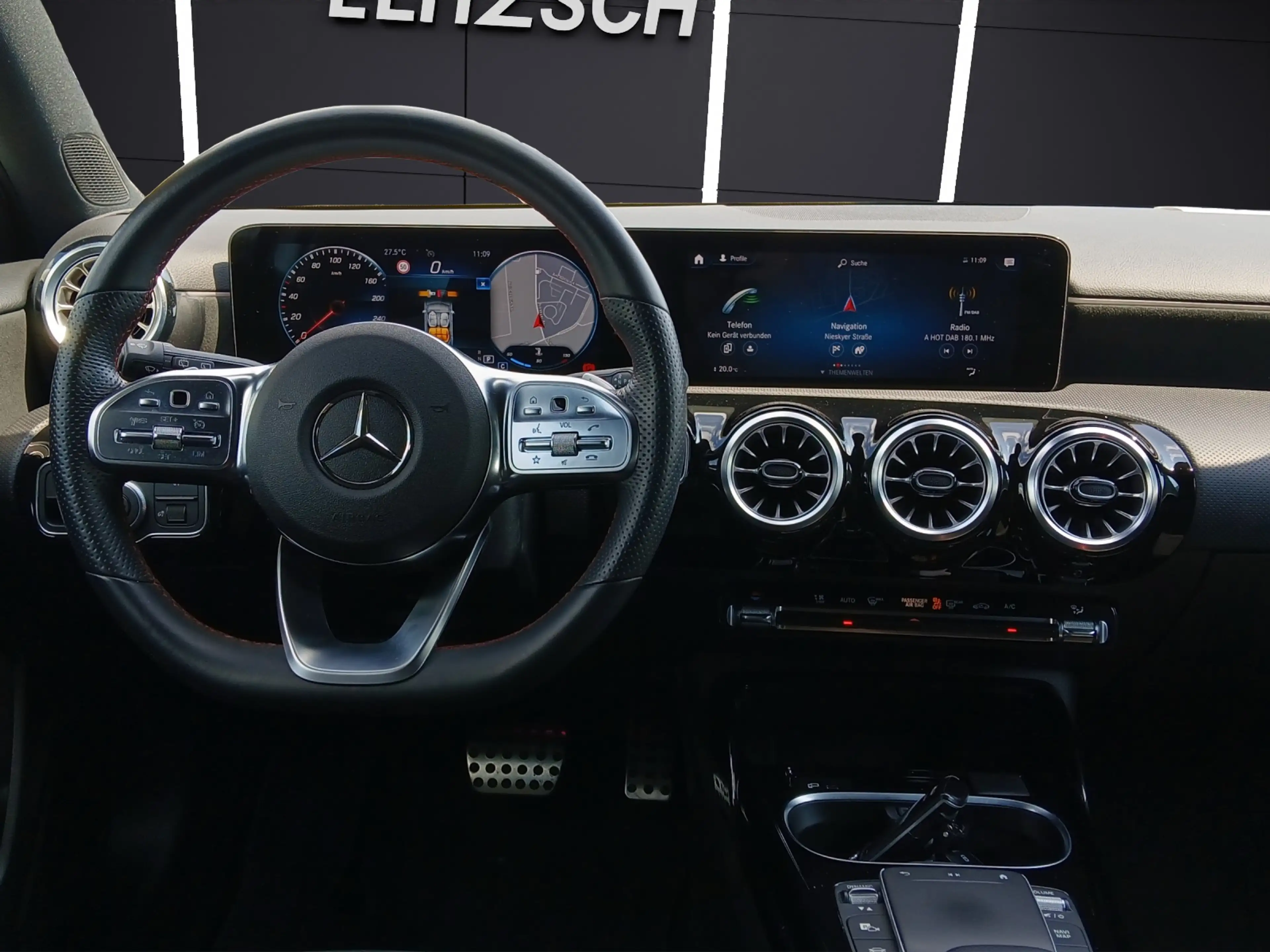 Mercedes-Benz A 35 AMG 4Matic LED AHK Navi MBUX SHZ — photo 14