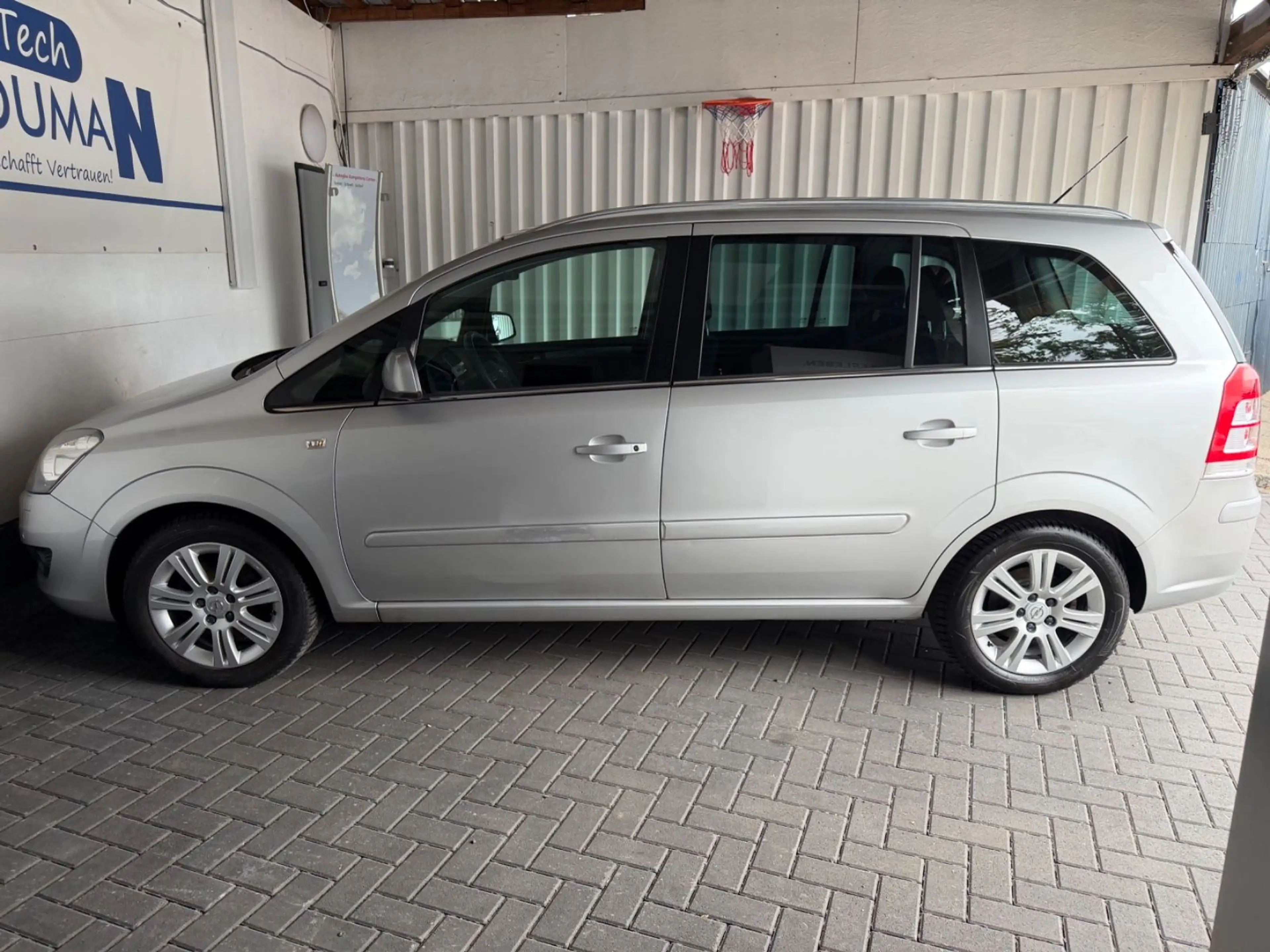 Opel Zafira B Family Plus*XENON*7 SITZE*TOP ZUSTAND — photo 6
