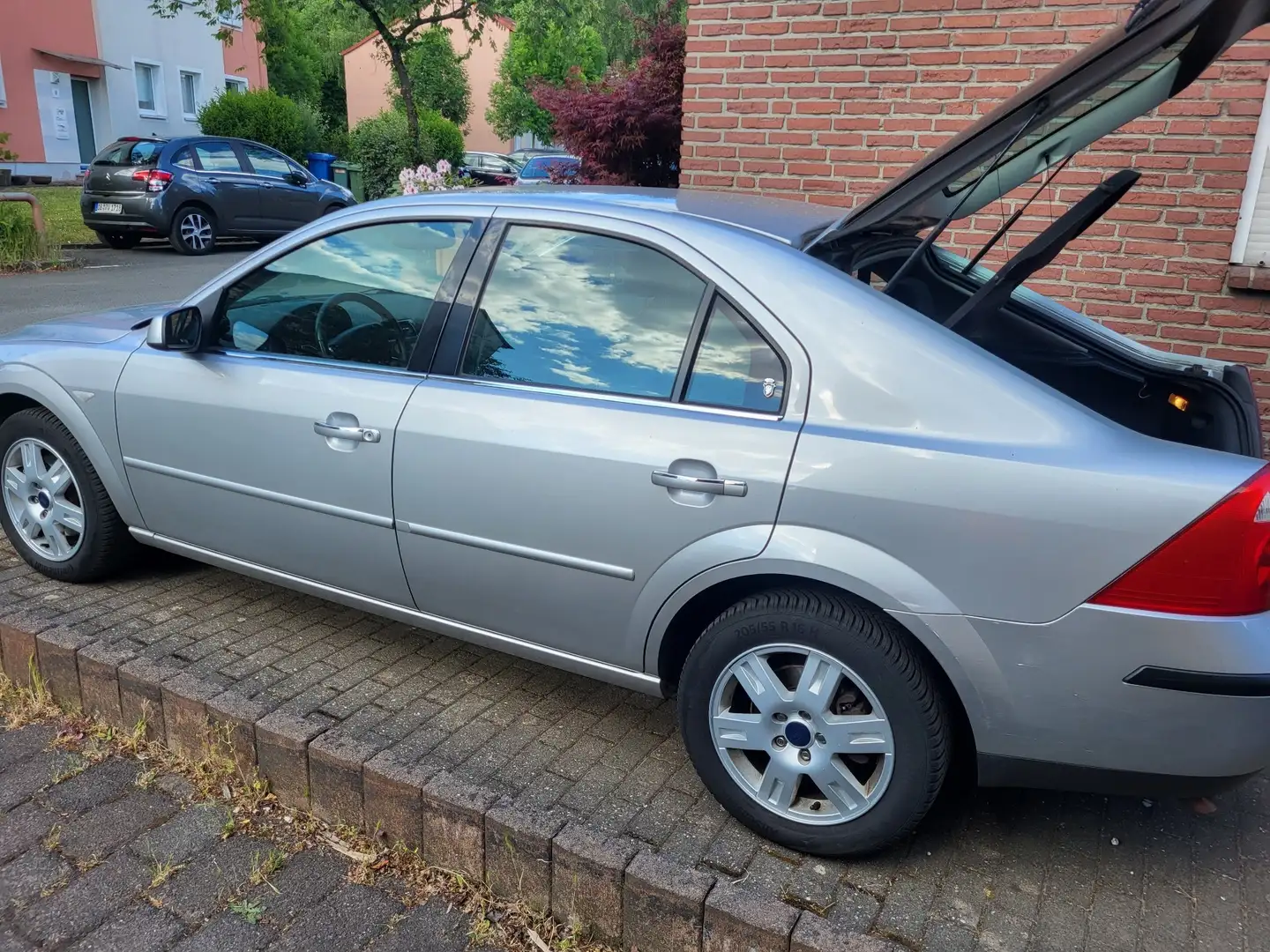 Ford Mondeo 2.0 Ghia - 2