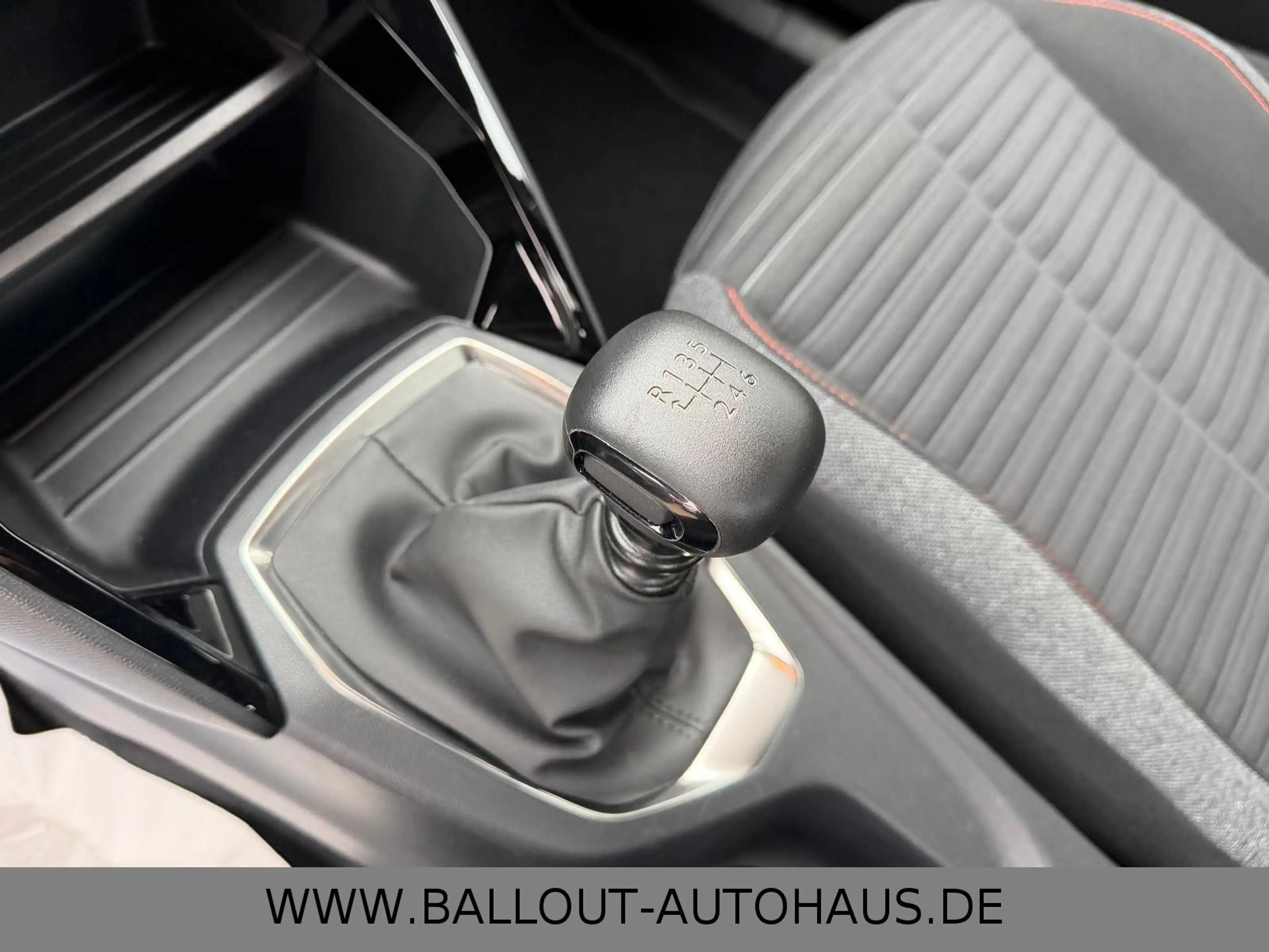 Peugeot 2008 Active*1.HAND*KLIMA*NAVI*TEMPO*SHZ*KAMERA — photo 13