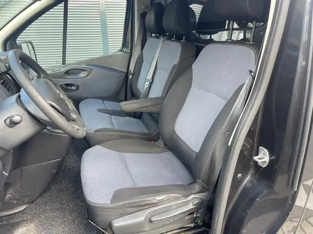 Opel Vivaro view 12