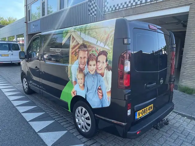 Opel Vivaro view 9