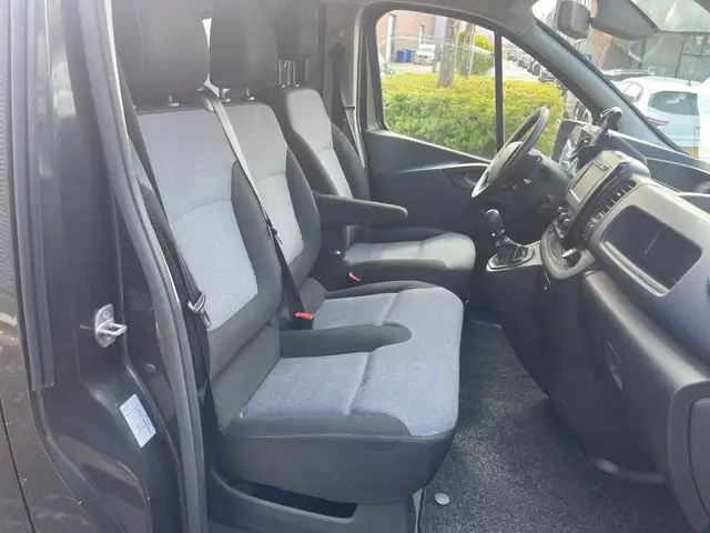 Opel Vivaro view 4