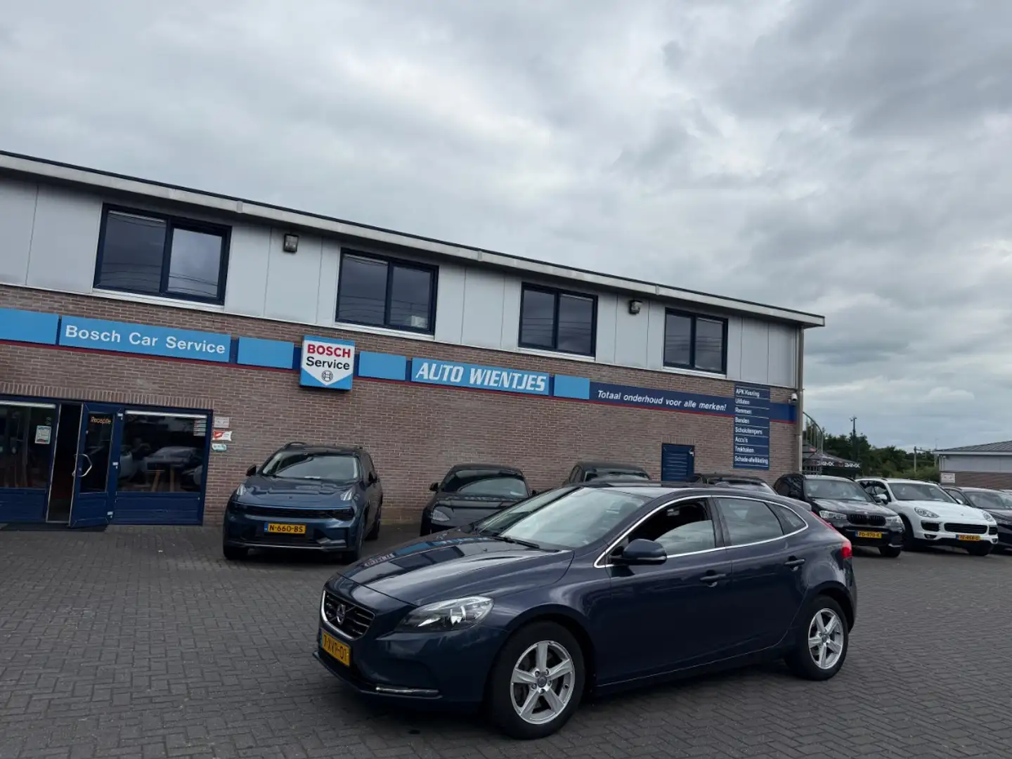 Volvo V40 2.0 D4 140kw | Summum Business | Leer | Navi Azul - 2