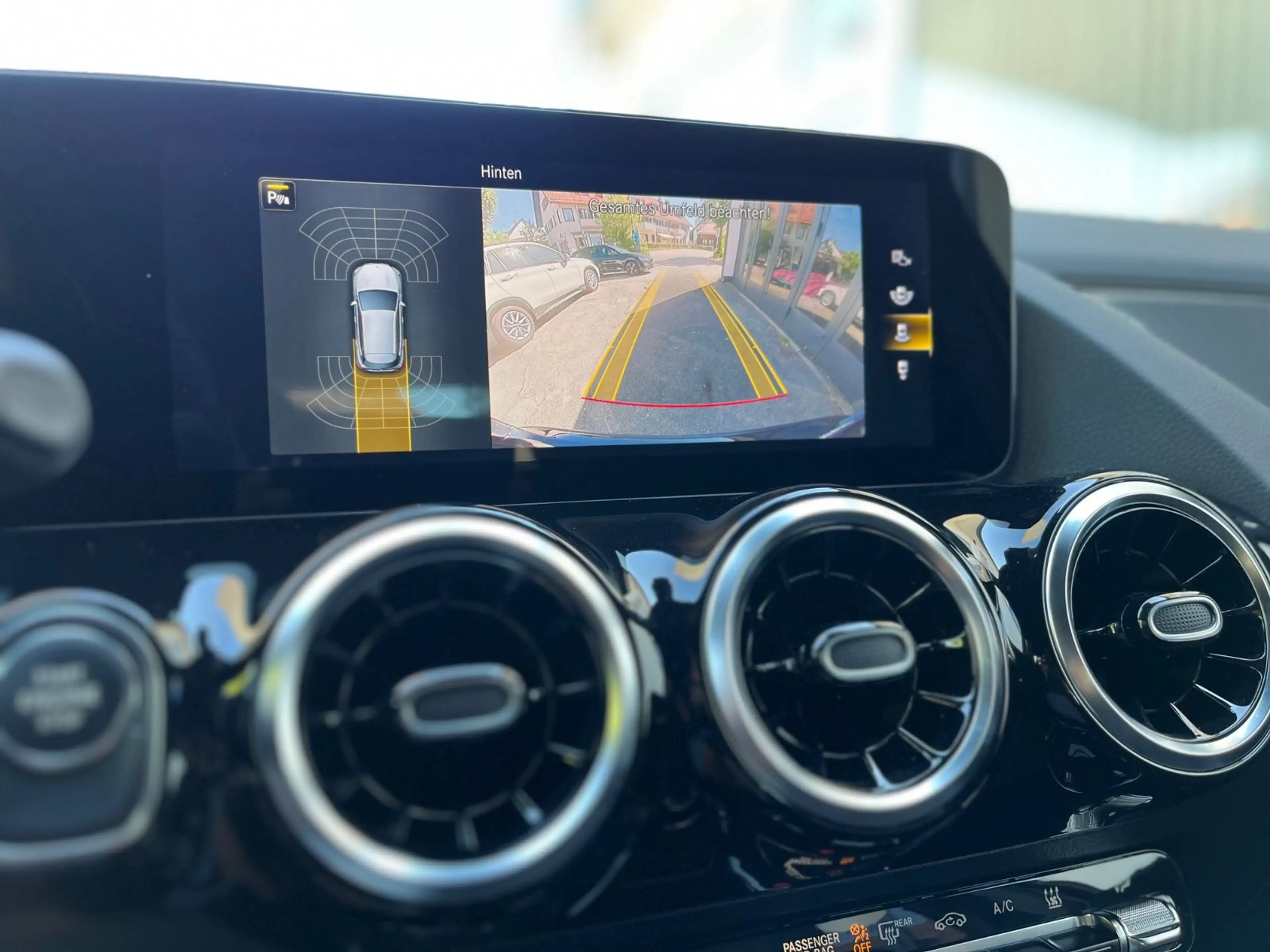 Mercedes-Benz GLA 250 e AMG+19"+LED+ACC+Driv-Ass+AHK — photo 14