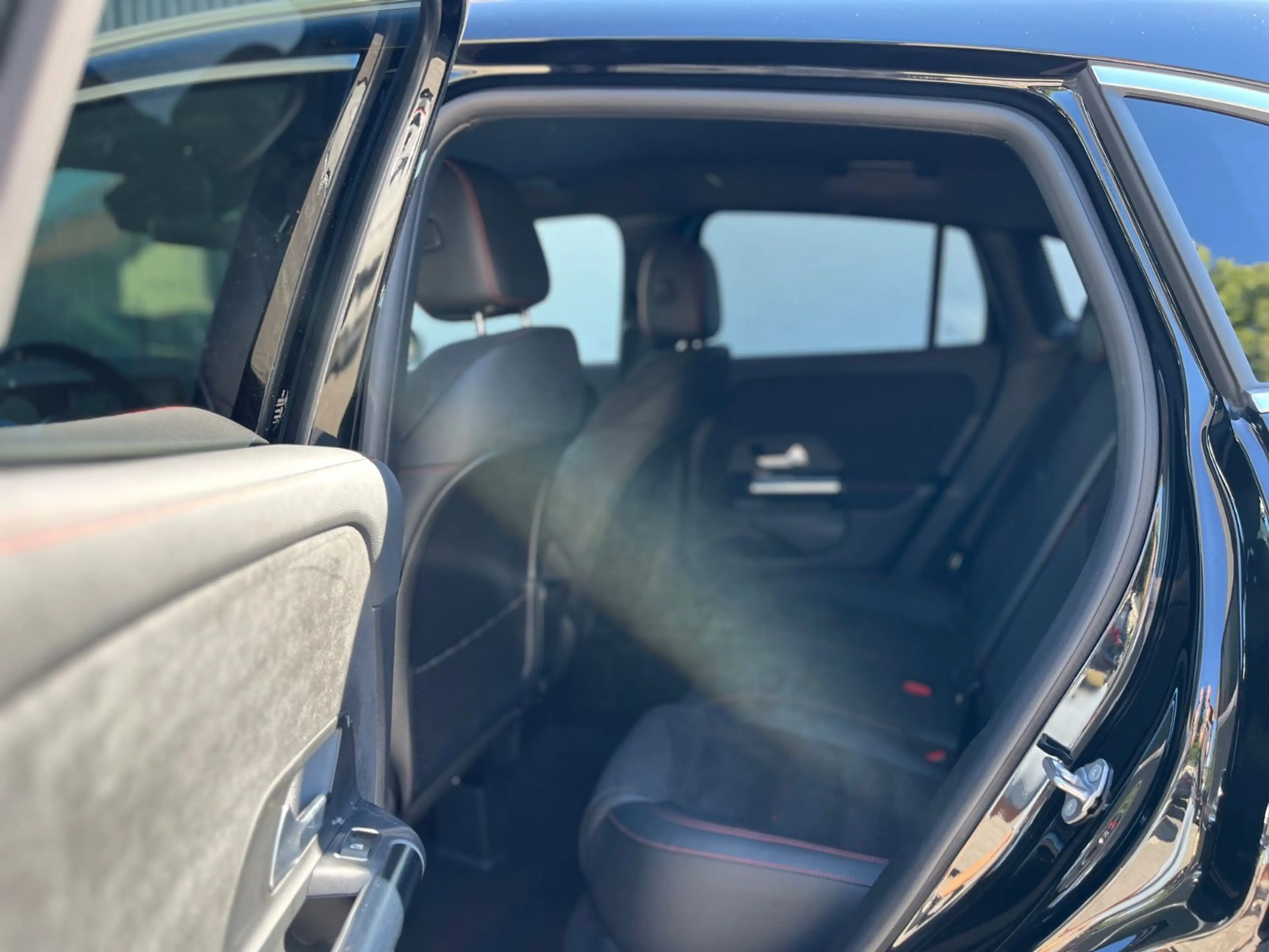 Mercedes-Benz GLA 250 e AMG+19"+LED+ACC+Driv-Ass+AHK — photo 13
