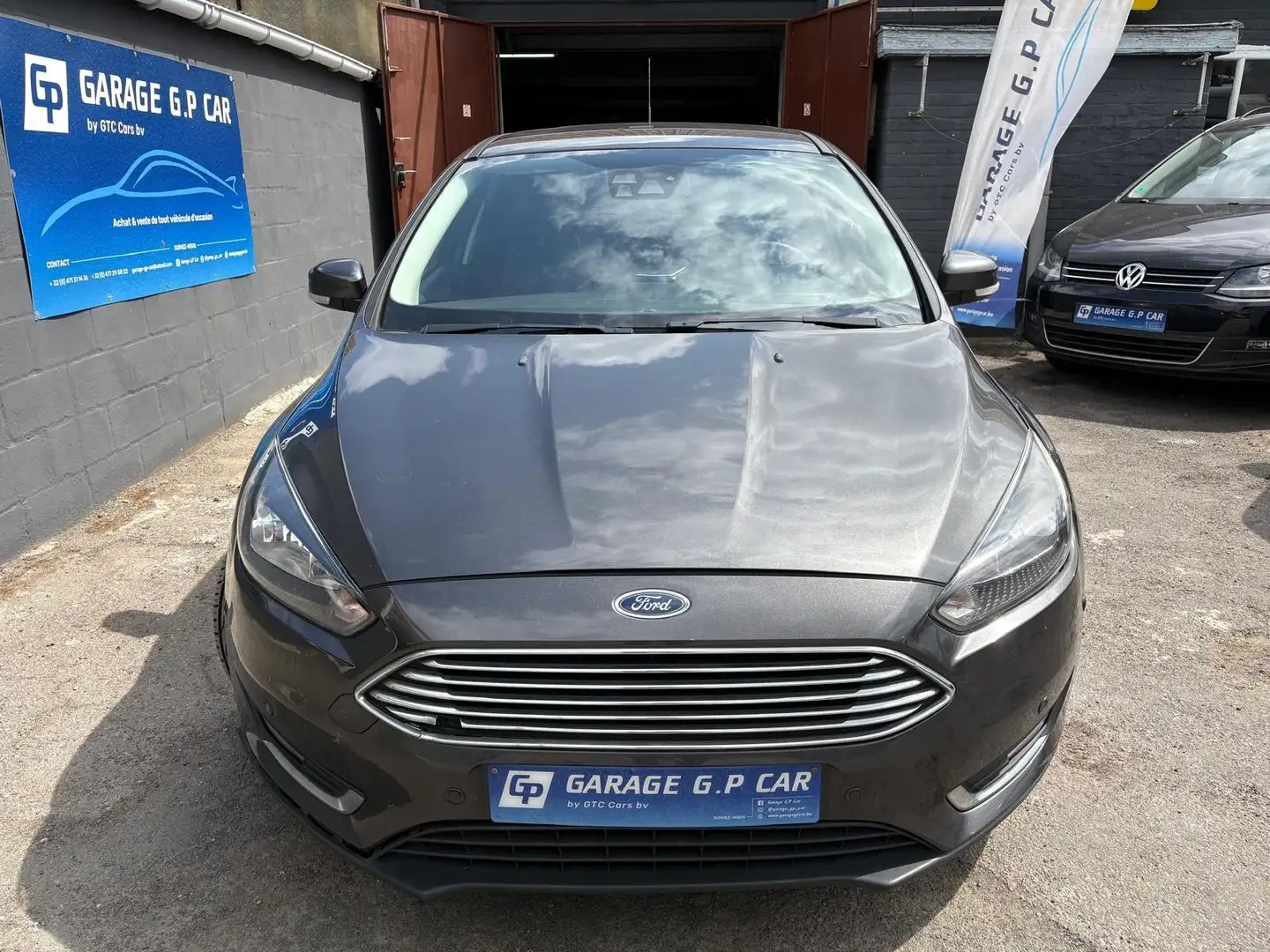 Ford Focus 2.0 TDCi Business PowerShift Gris - 2